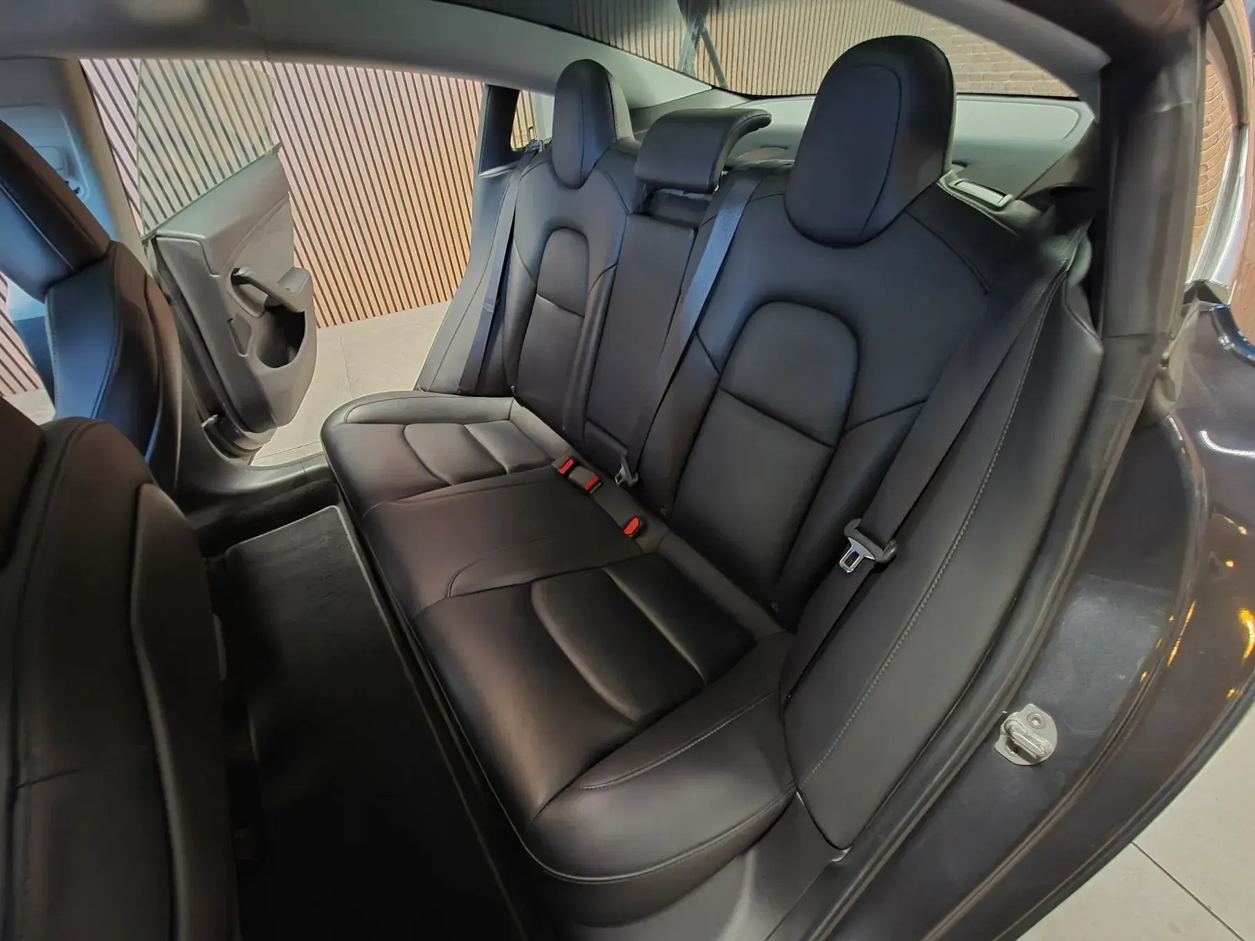 Tesla Model 3 Standard Range Plus RWD 2