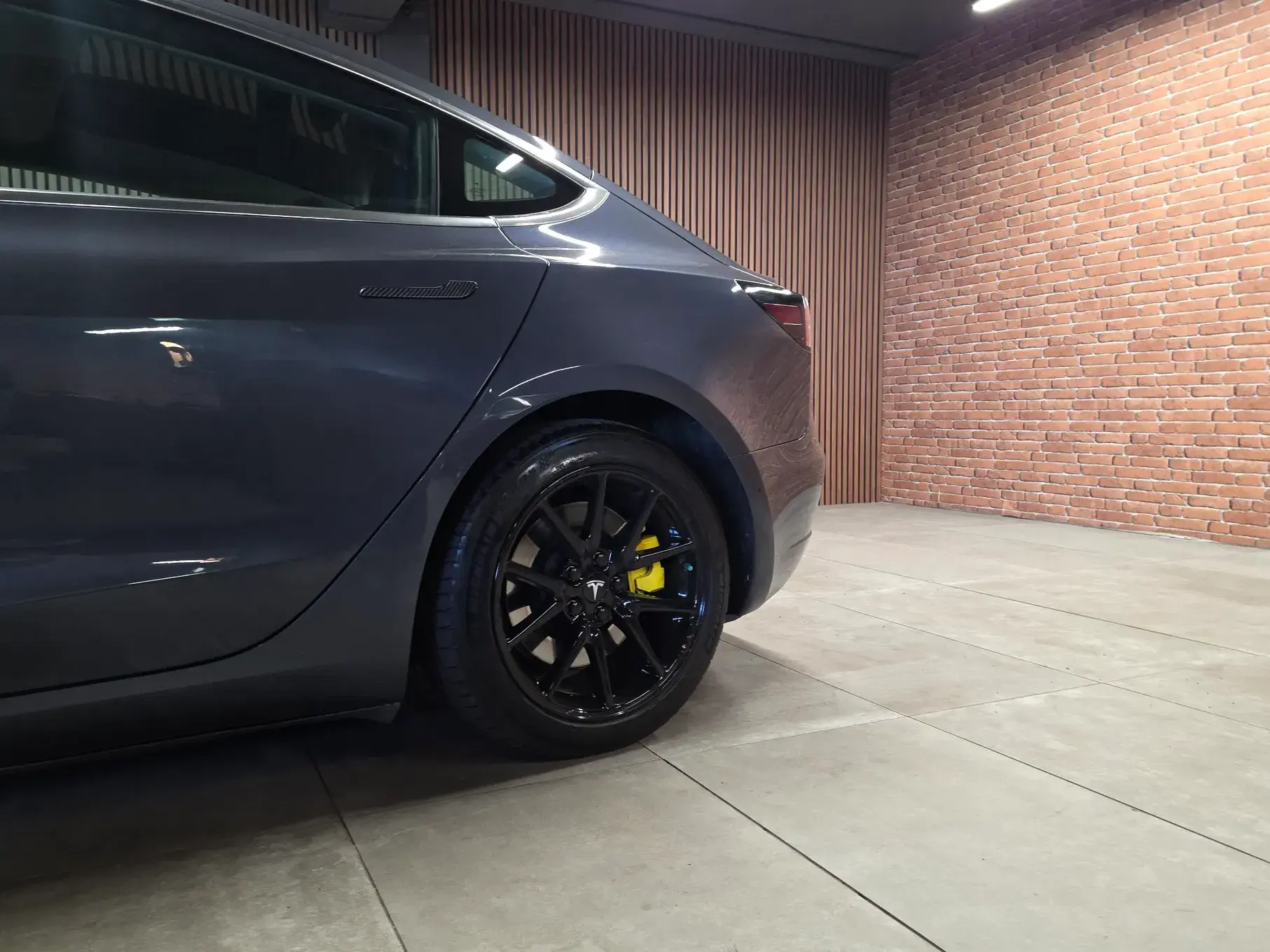 Tesla Model 3 Standard Range Plus RWD 15