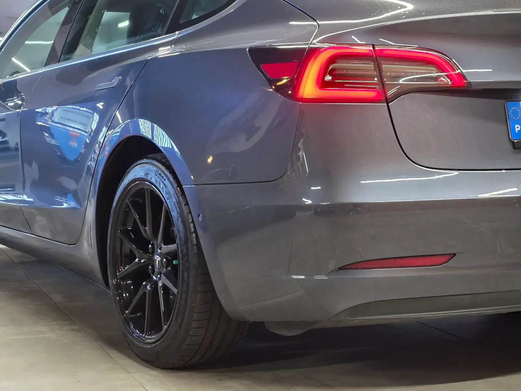 Tesla Model 3 Standard Range Plus RWD 25