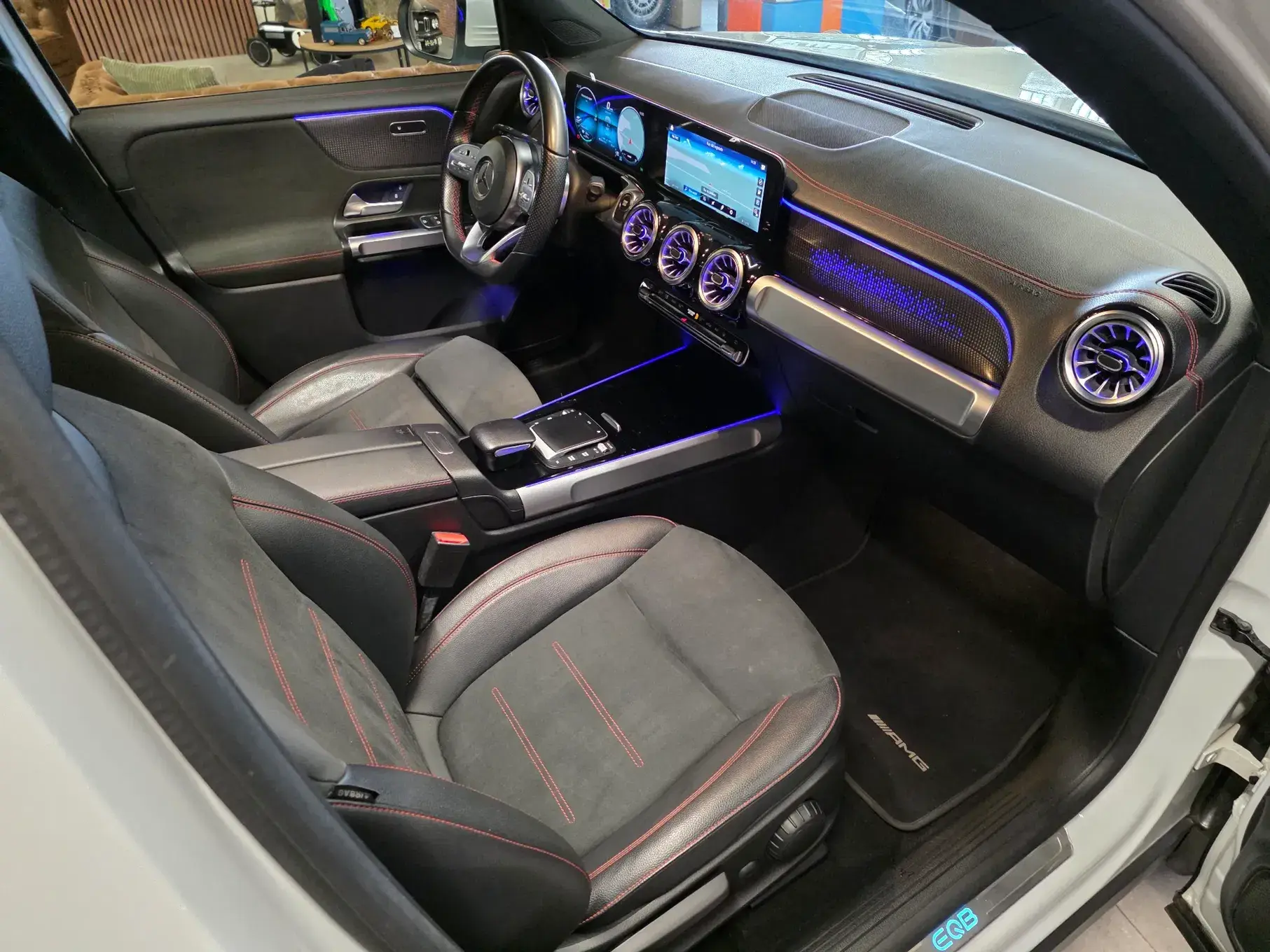 Mercedes-Benz EQB 350 4Matic AMG Line 20