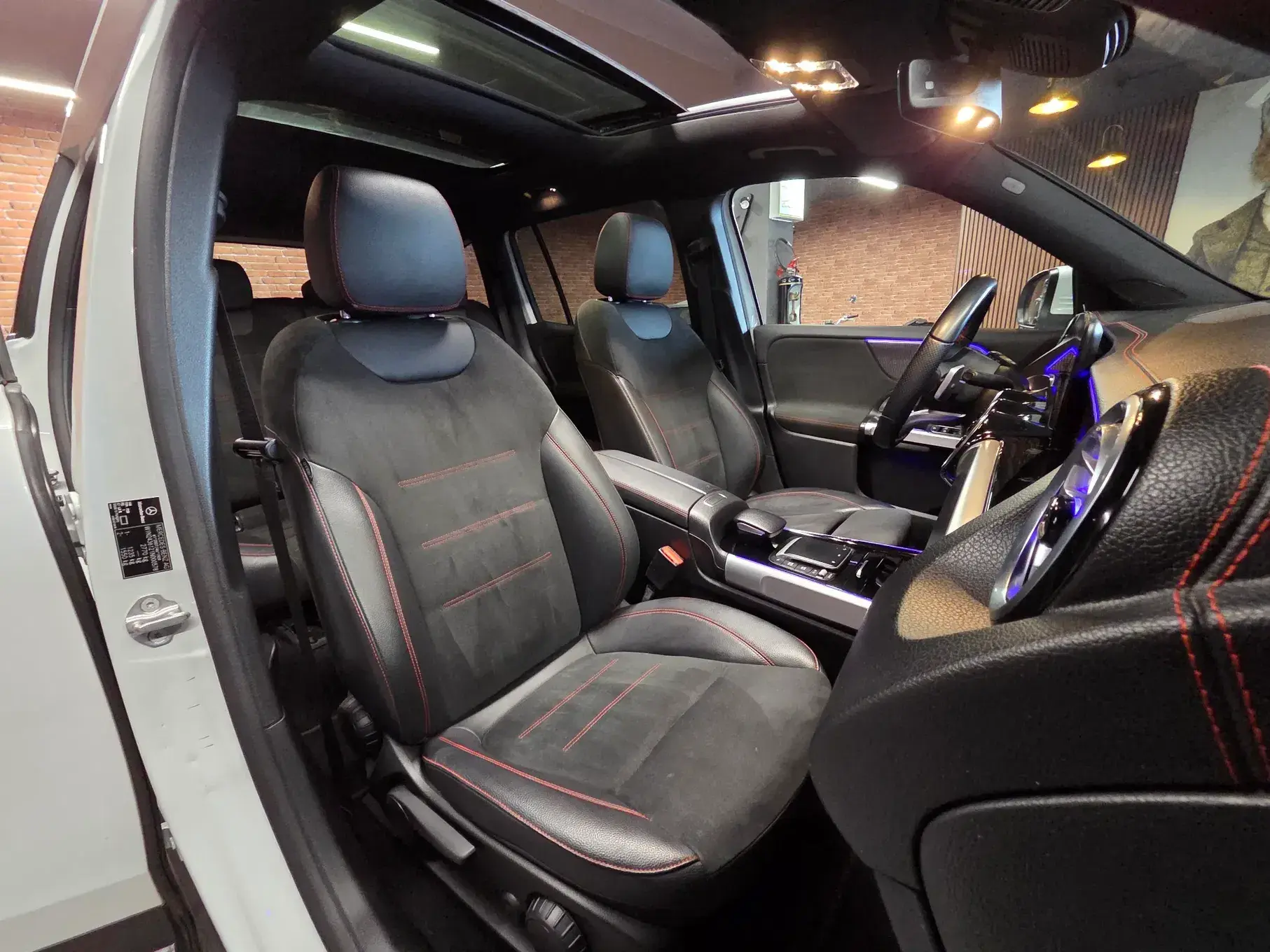 Mercedes-Benz EQB 350 4Matic AMG Line 27