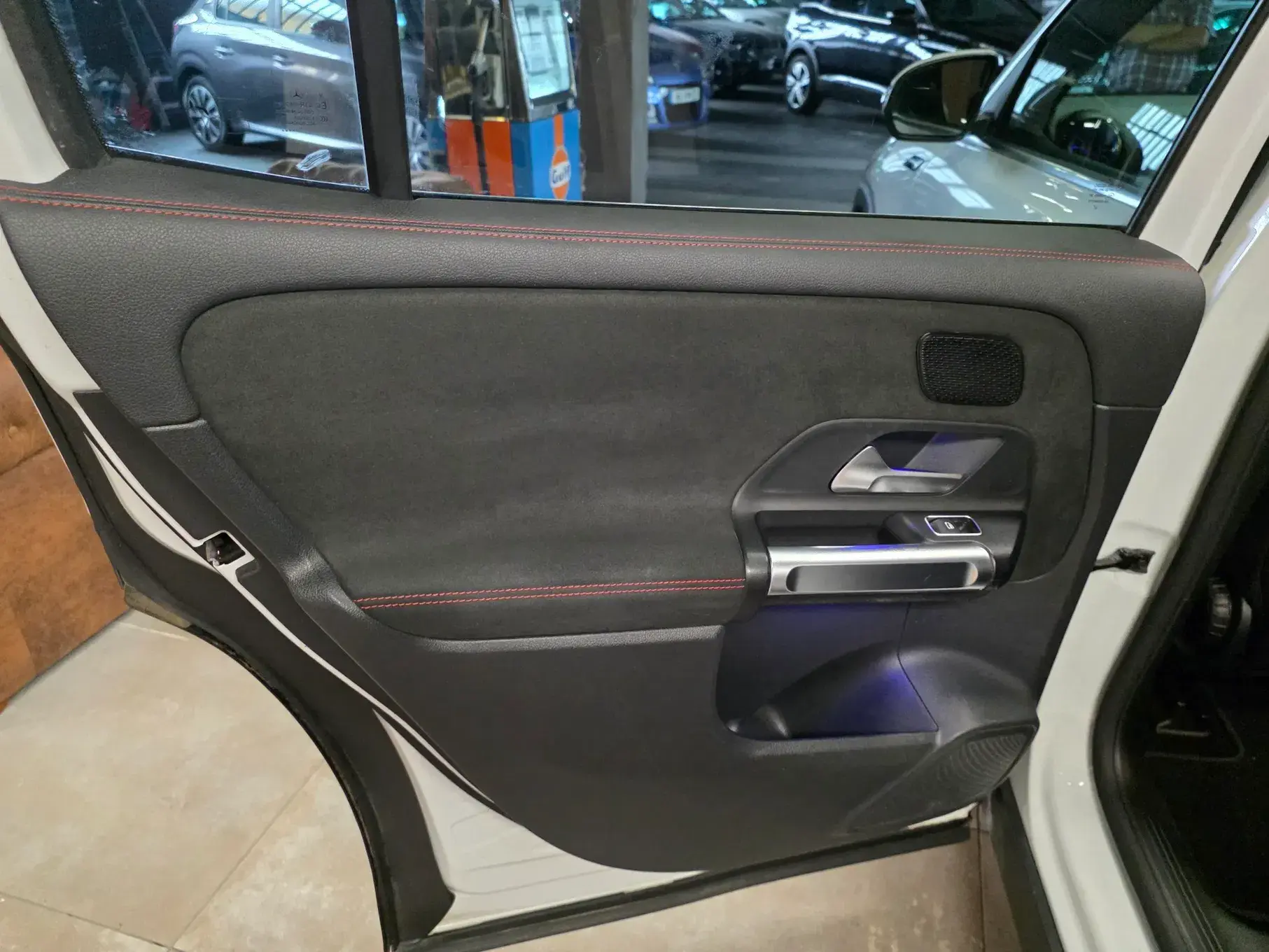 Mercedes-Benz EQB 350 4Matic AMG Line 38