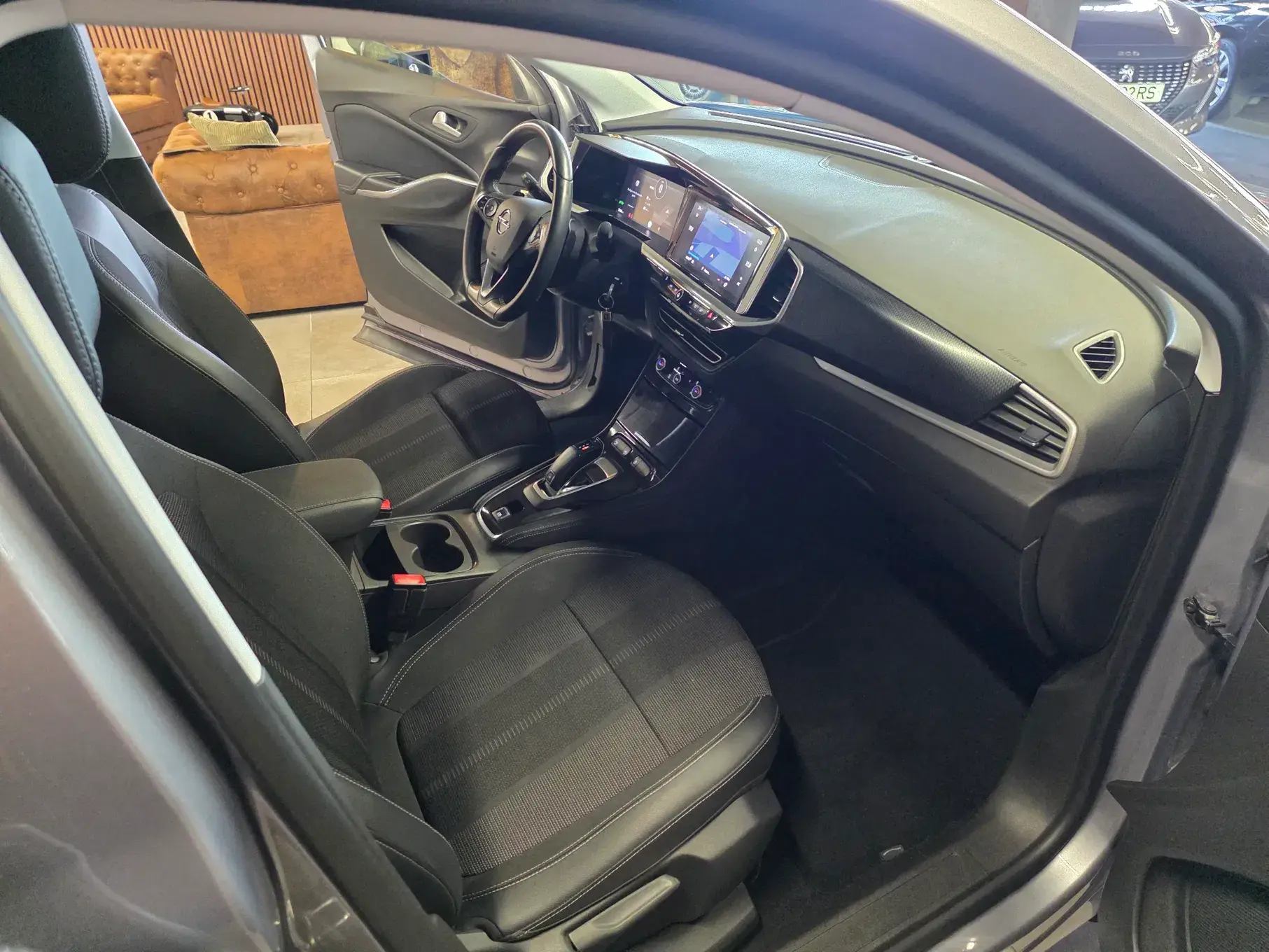 Opel Grandland Outro 37