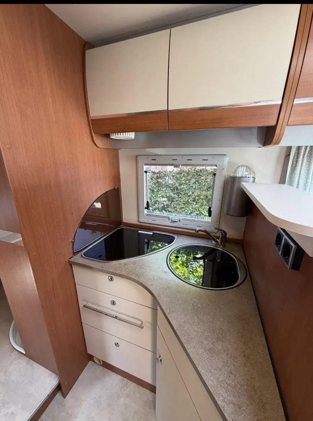 Chausson Welcome Outro 15