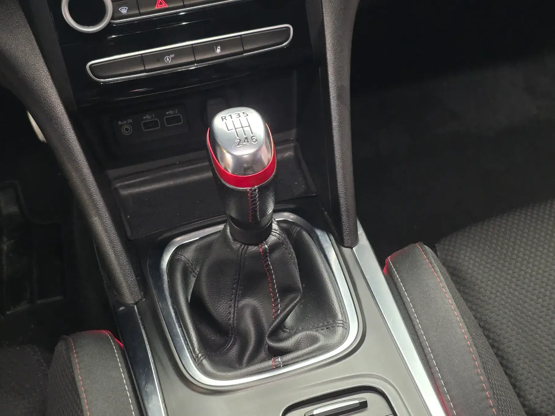 Renault Mégane Sport Tourer 1.5 Blue dCi R.S. Line 22