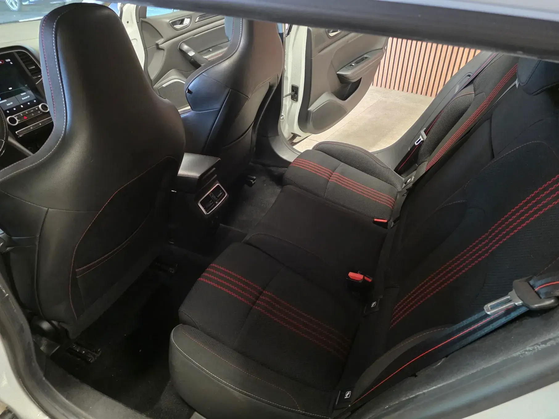 Renault Mégane Sport Tourer 1.5 Blue dCi R.S. Line 28