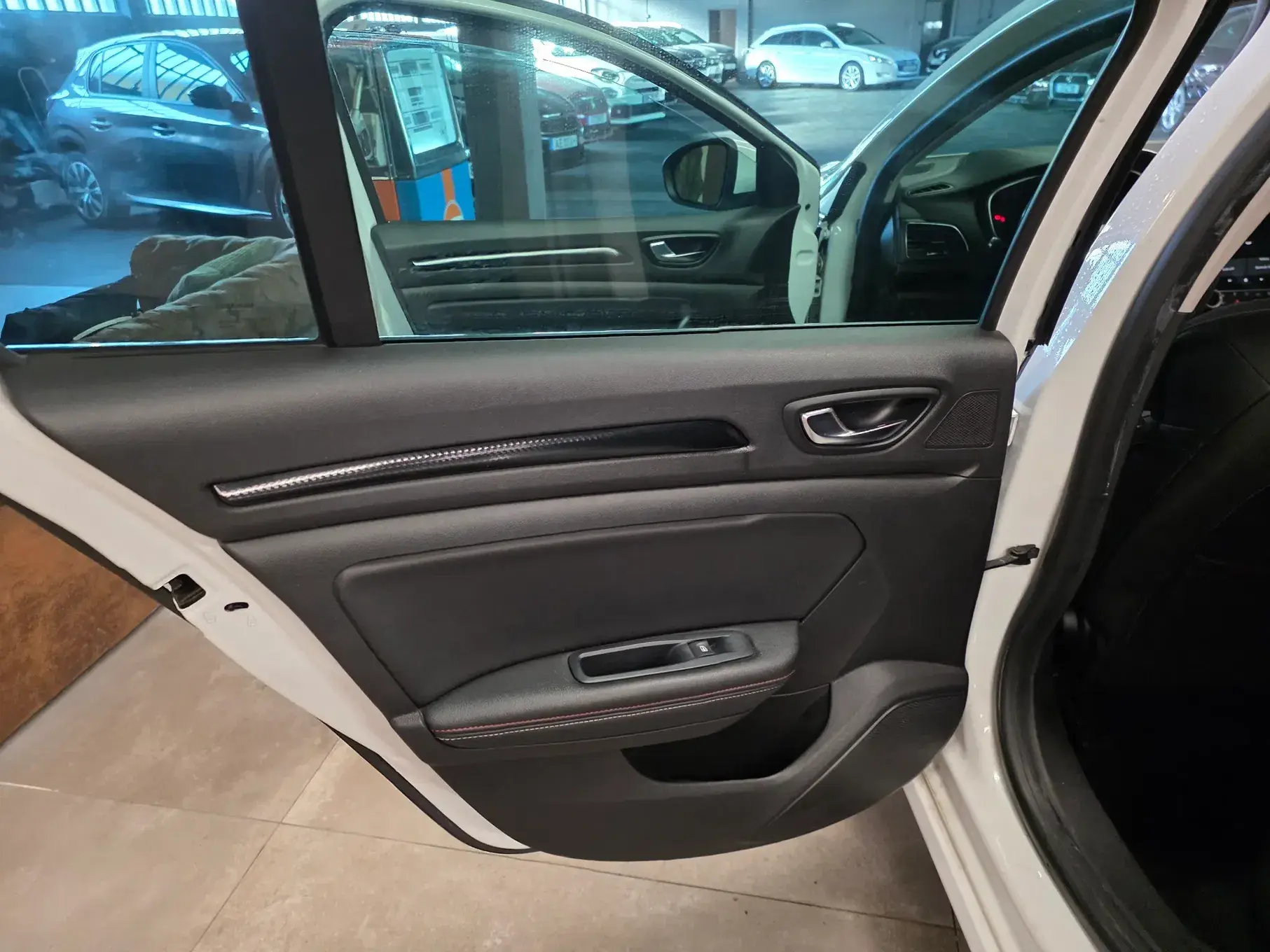 Renault Mégane Sport Tourer 1.5 Blue dCi R.S. Line 27