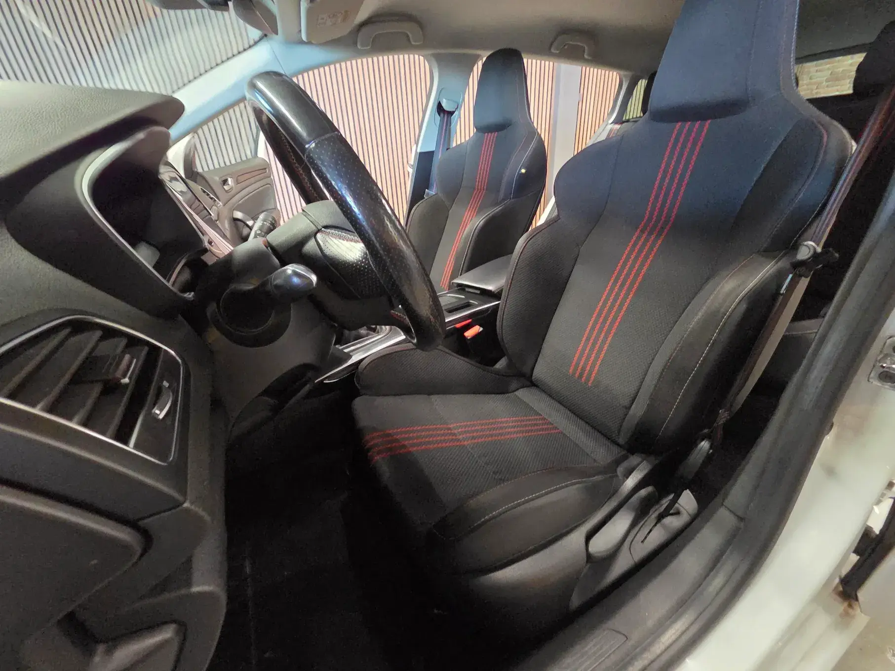 Renault Mégane Sport Tourer 1.5 Blue dCi R.S. Line 31