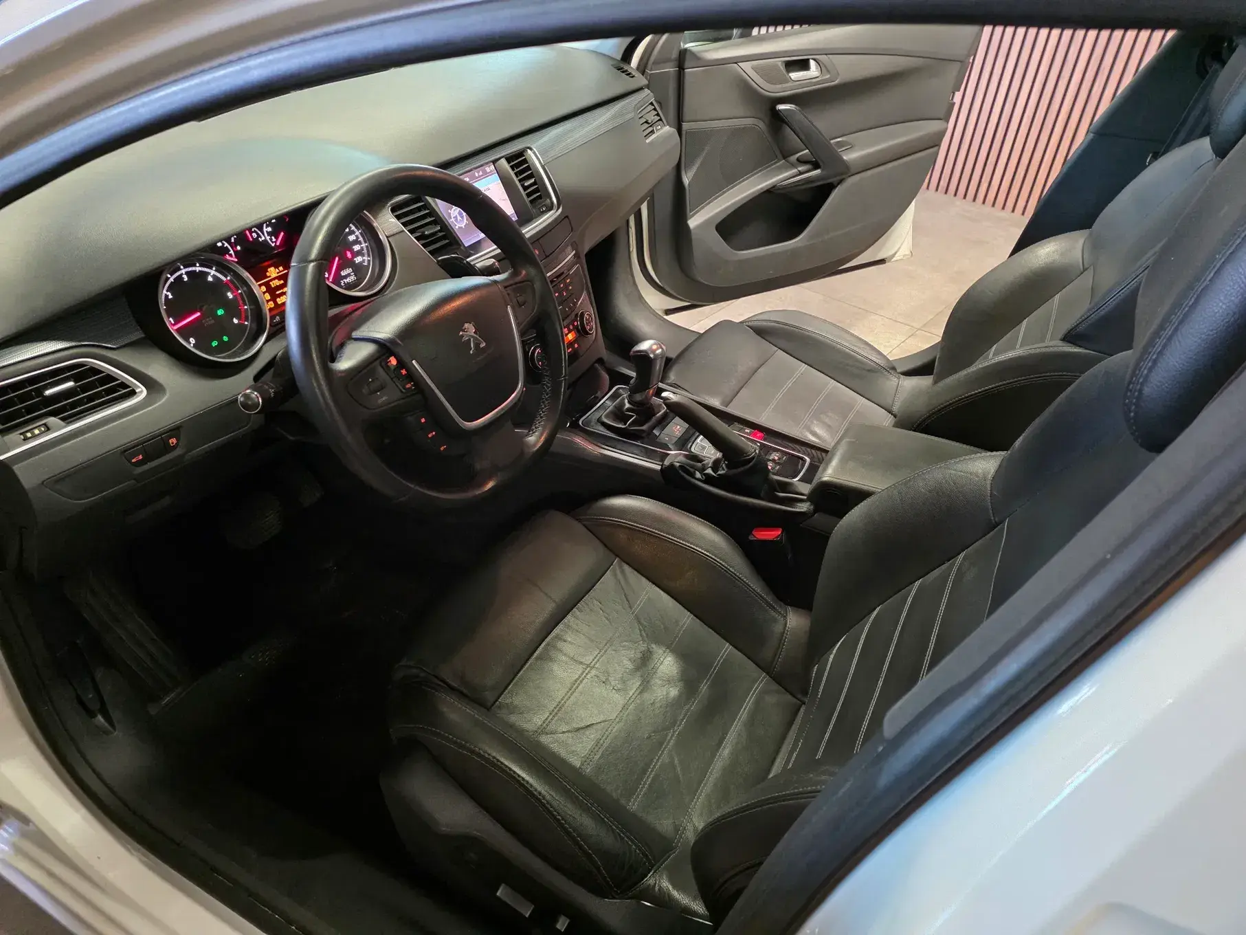 Peugeot 508 SW 1.6 e-HDi Allure 2-Tronic 23