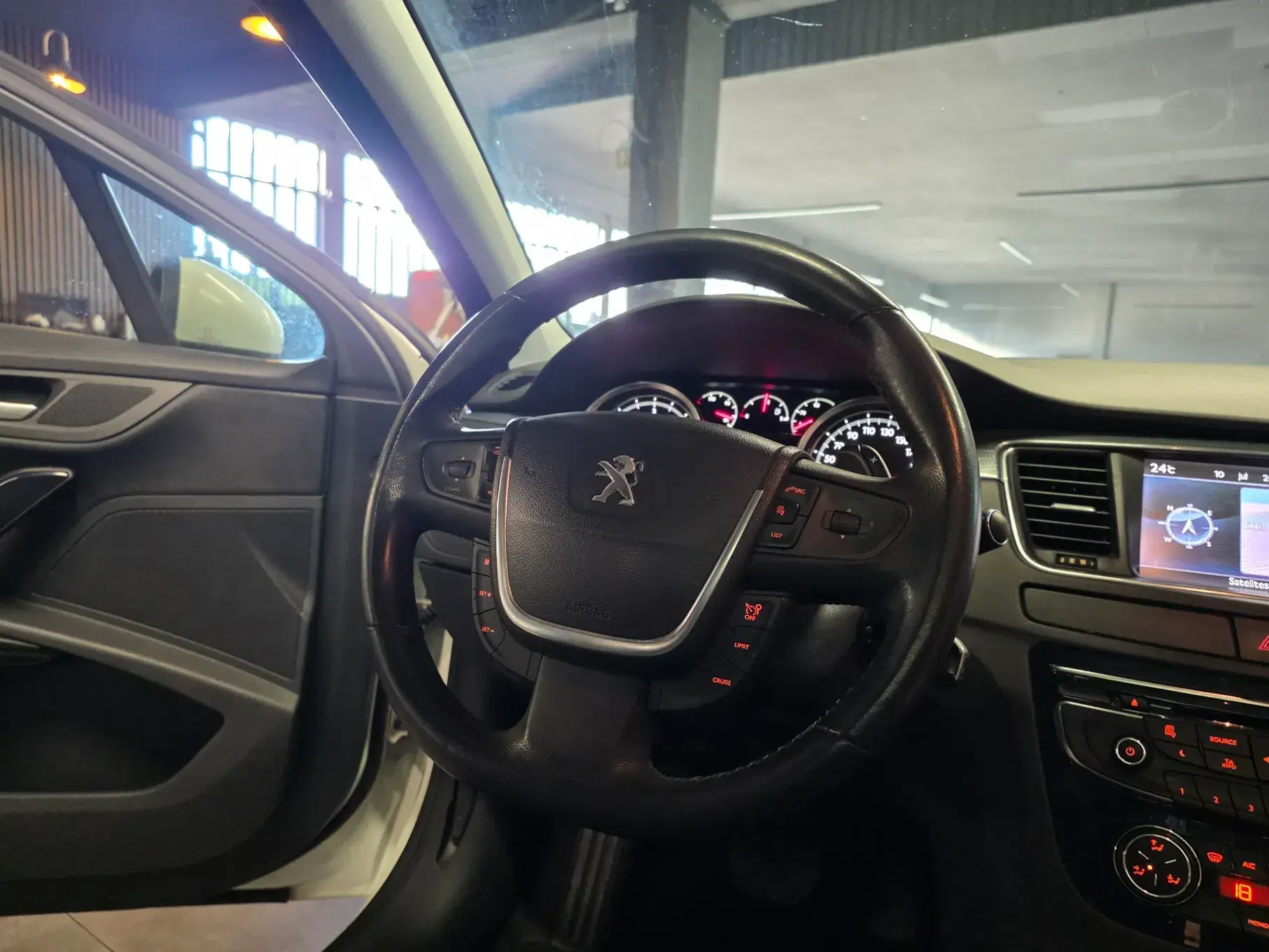 Peugeot 508 SW 1.6 e-HDi Allure 2-Tronic 25