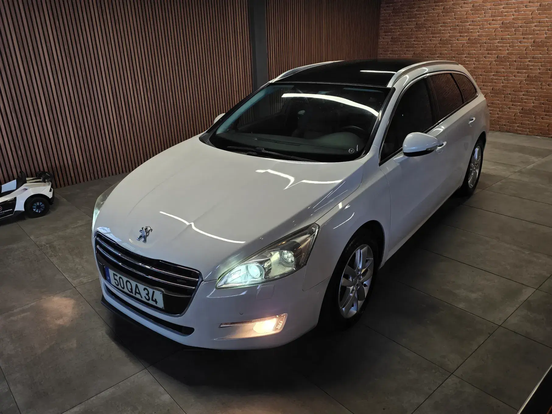 Peugeot 508 SW 1.6 e-HDi Allure 2-Tronic 31