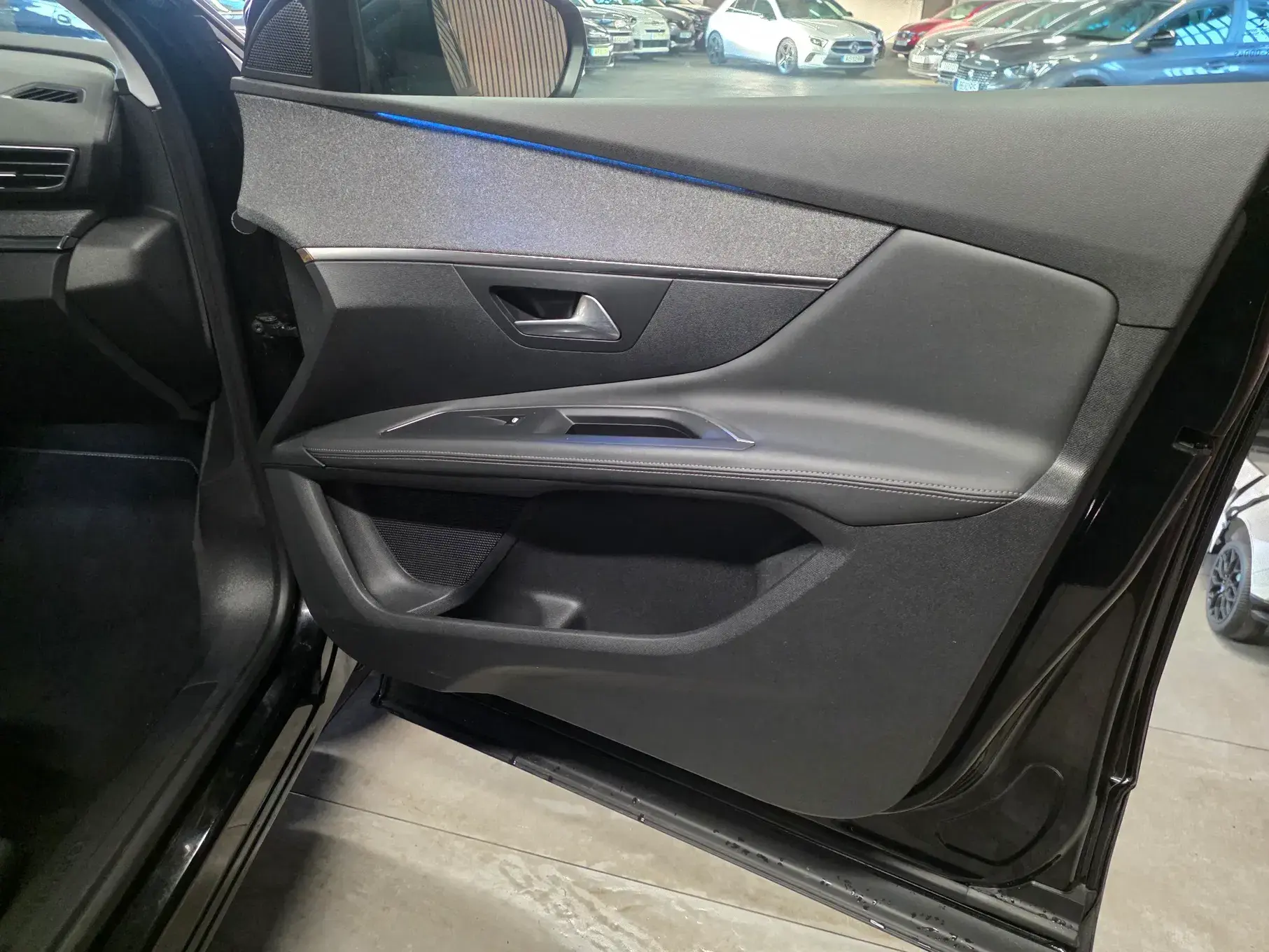 Peugeot 3008 BlueHDi 130 Stop & Start EAT8 Allure 7