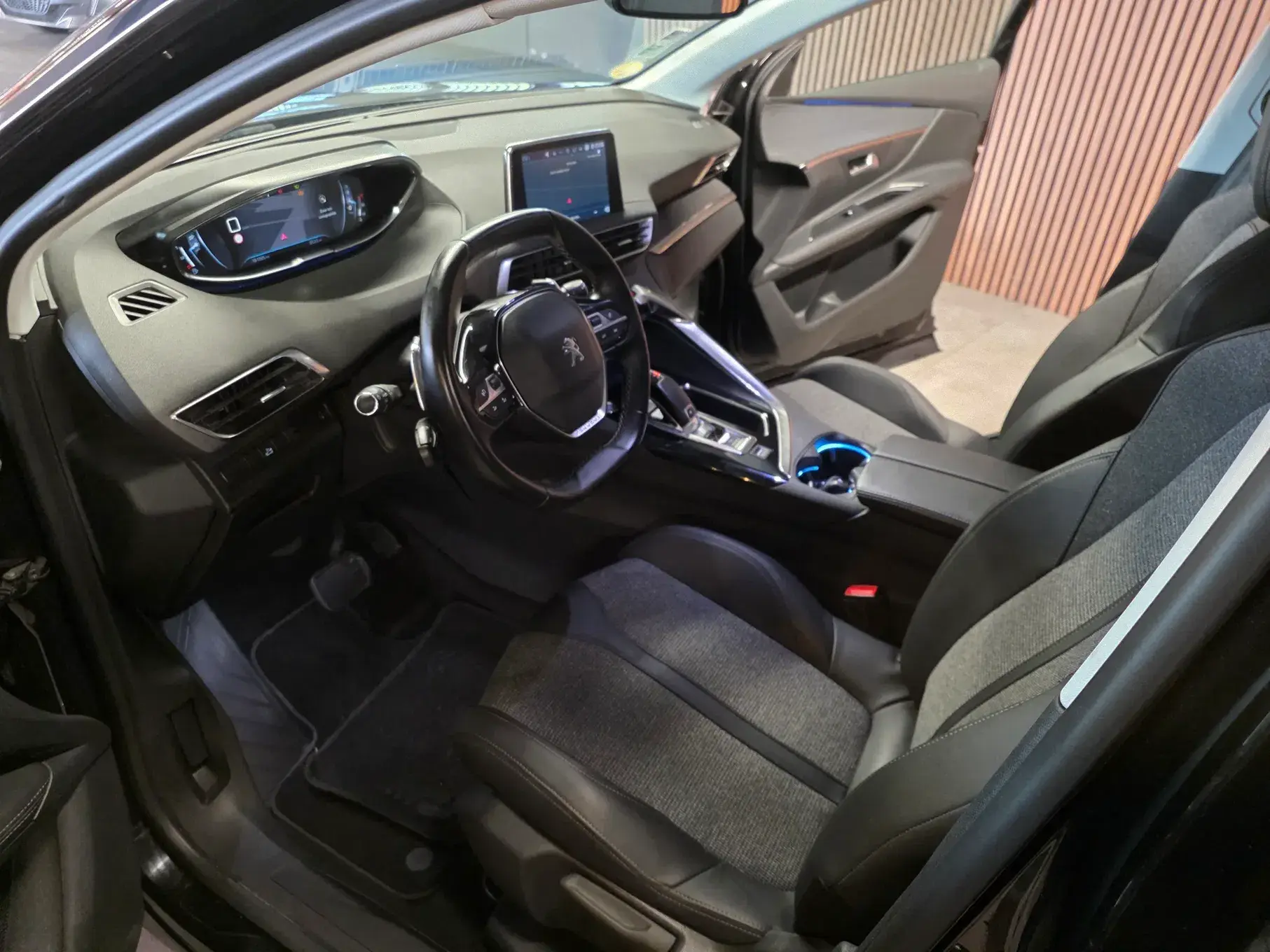 Peugeot 3008 BlueHDi 130 Stop & Start EAT8 Allure 33