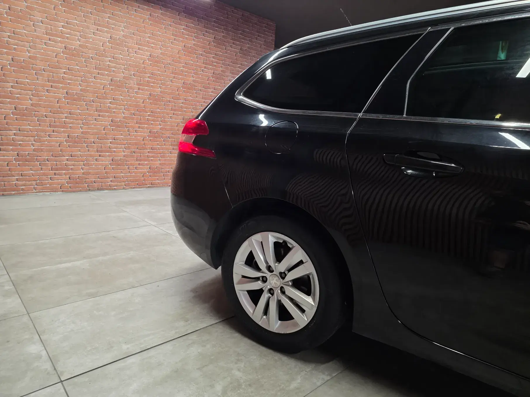 Peugeot 308 SW BlueHDi 120 Stop & Start Active 17