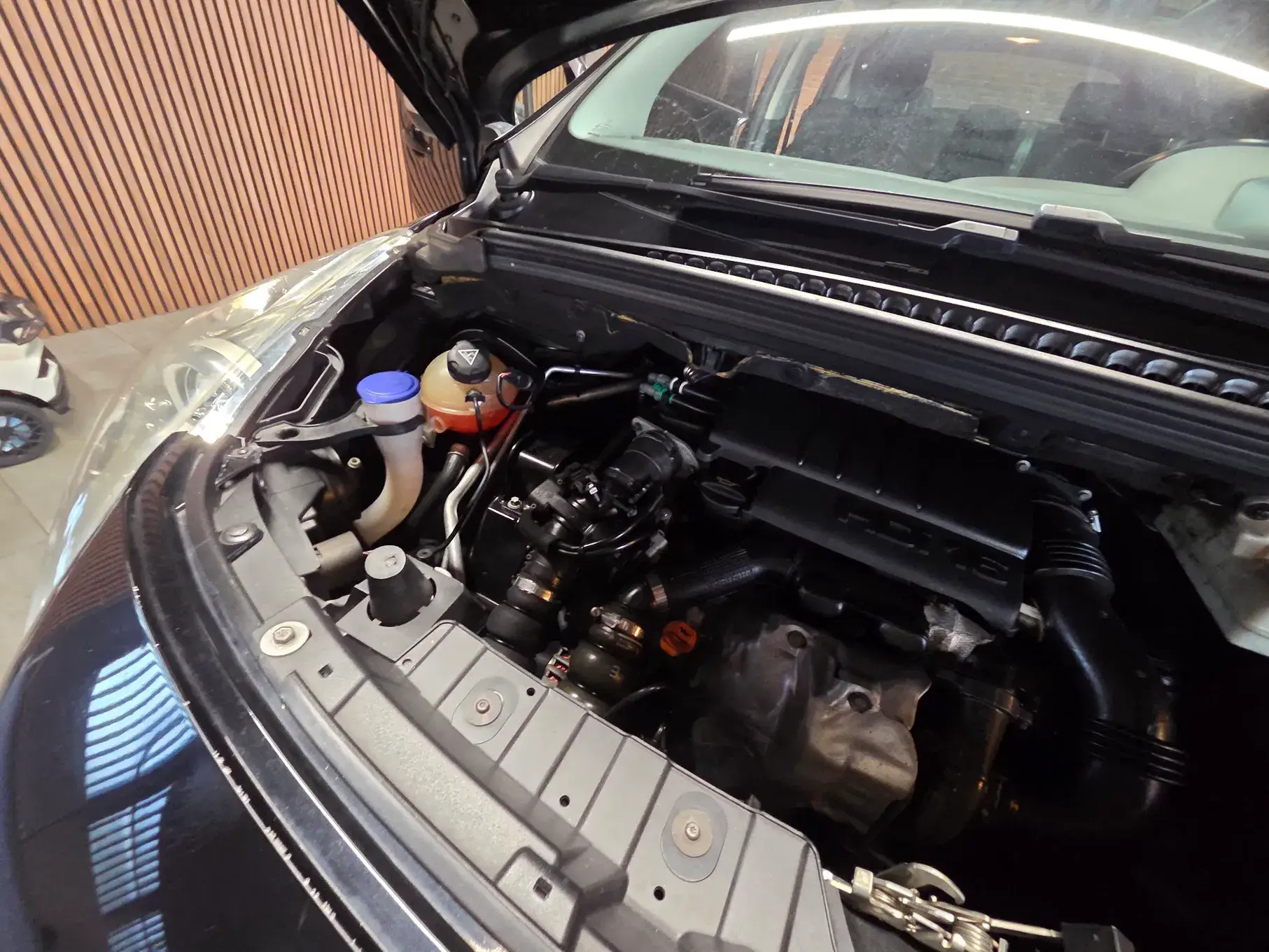 Peugeot 3008 1.6 HDi Sport 6
