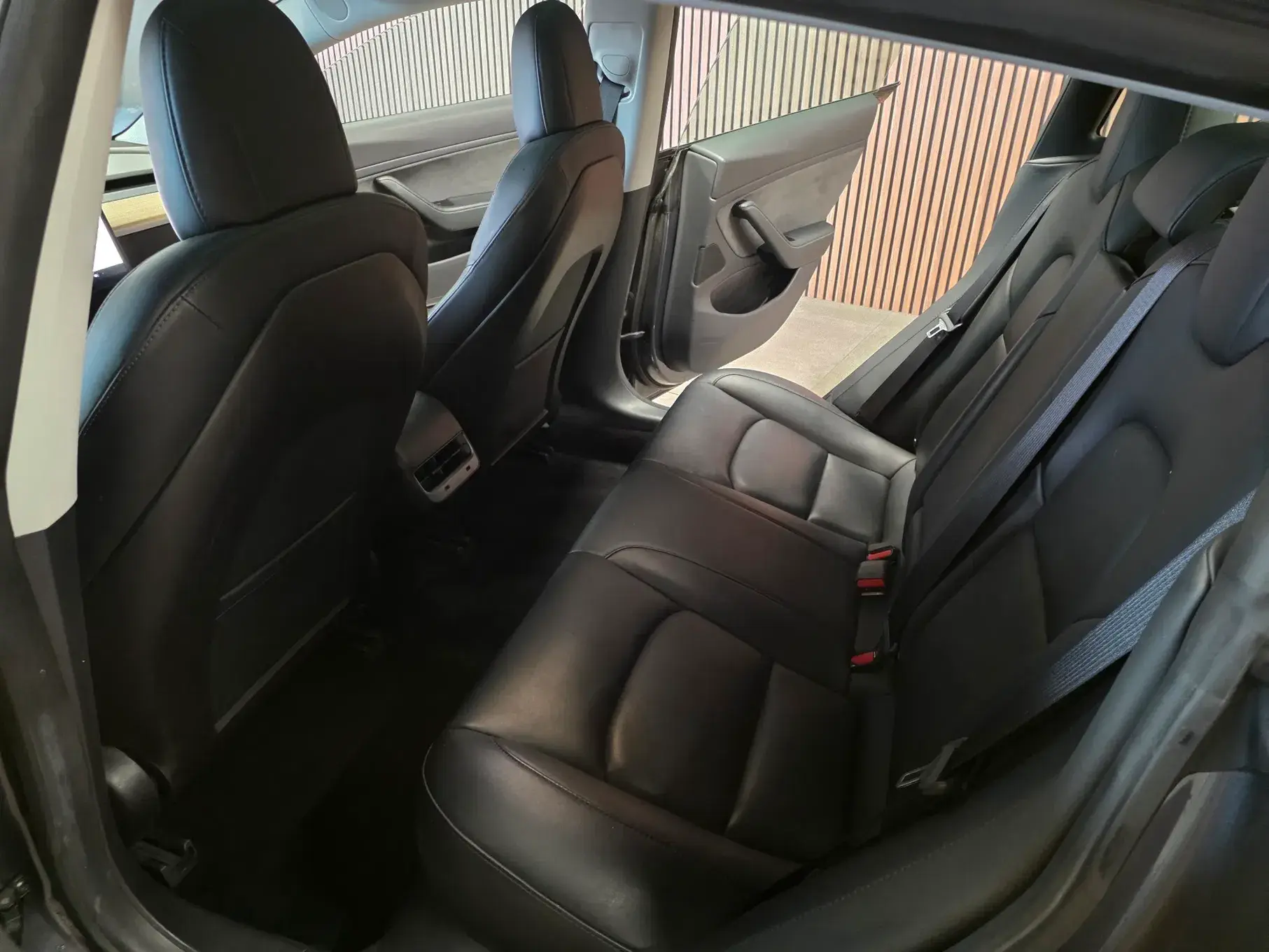 Tesla Model 3 Standard Range Plus RWD 23