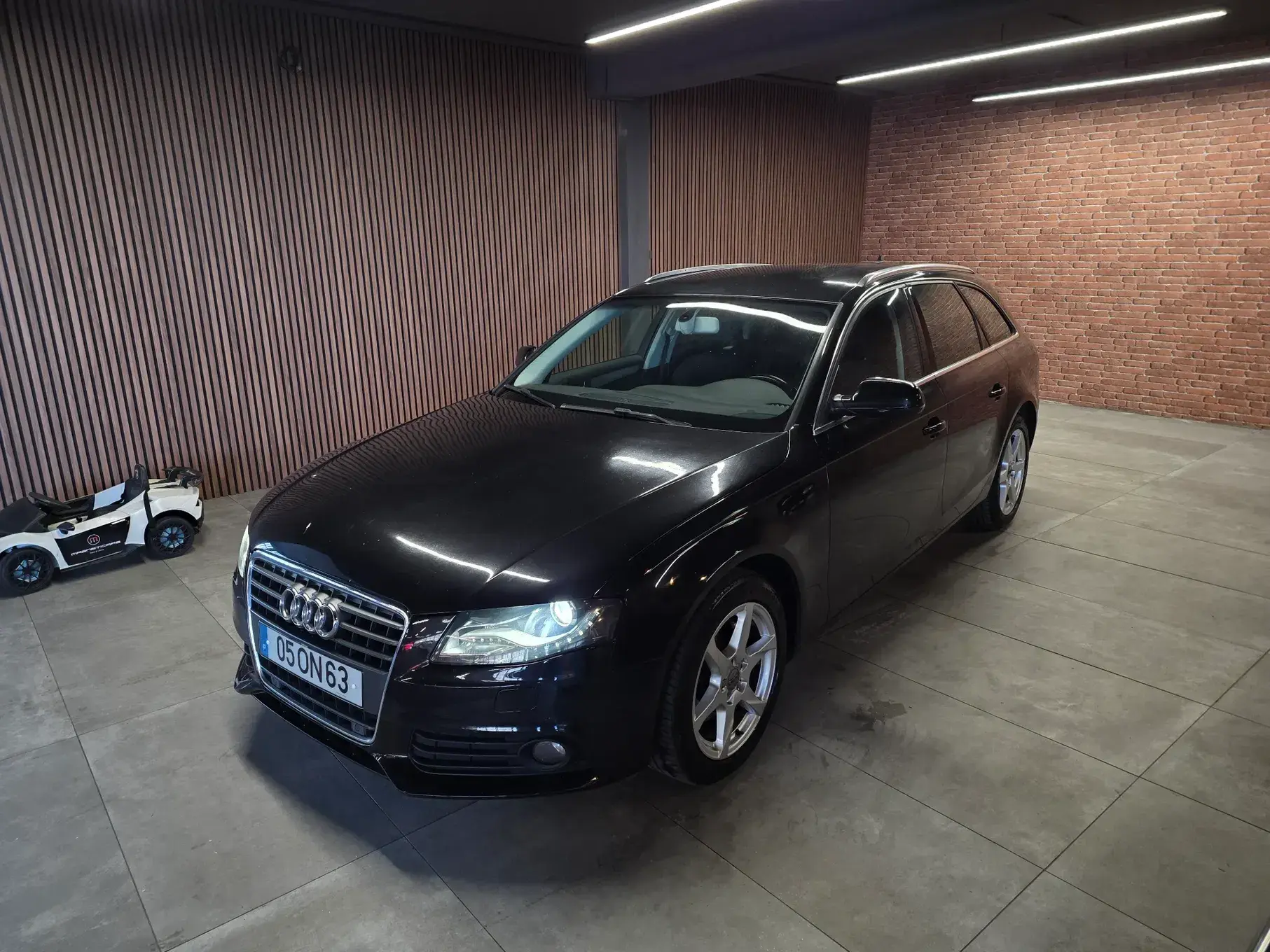 Audi A4 Avant 2.0 TDI Sport 4