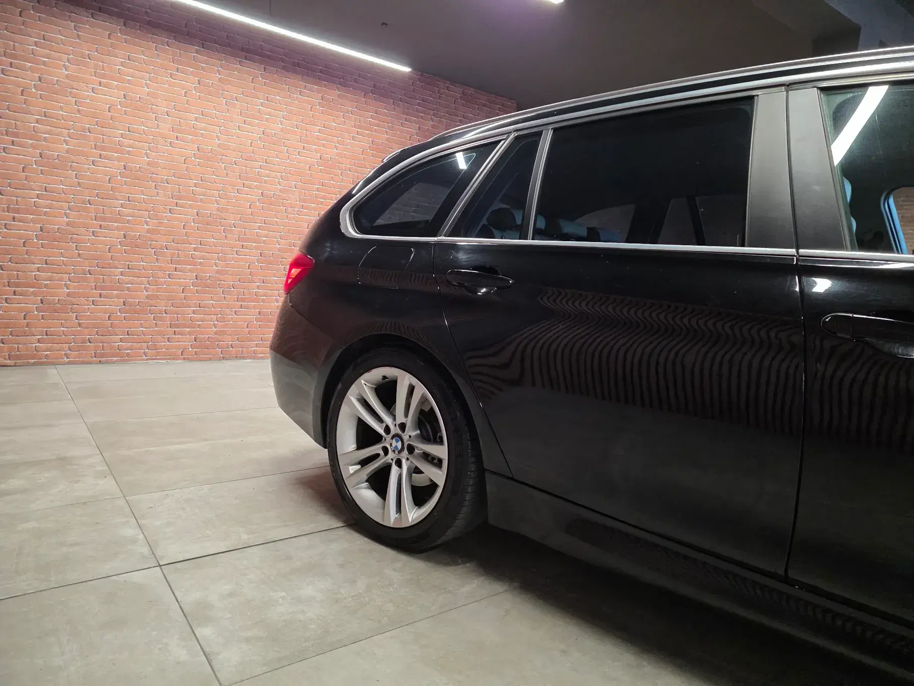 BMW 320 d Aut. Efficient Dynamics Edition Sport Line 5