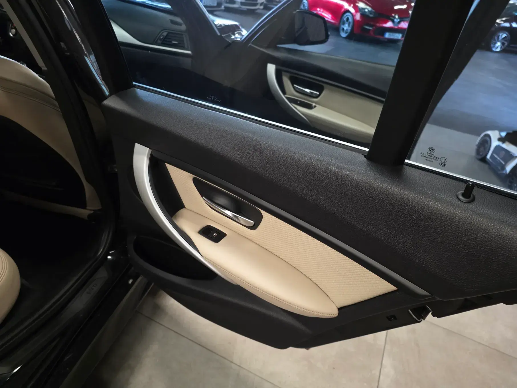 BMW 320 d Aut. Efficient Dynamics Edition Sport Line 14