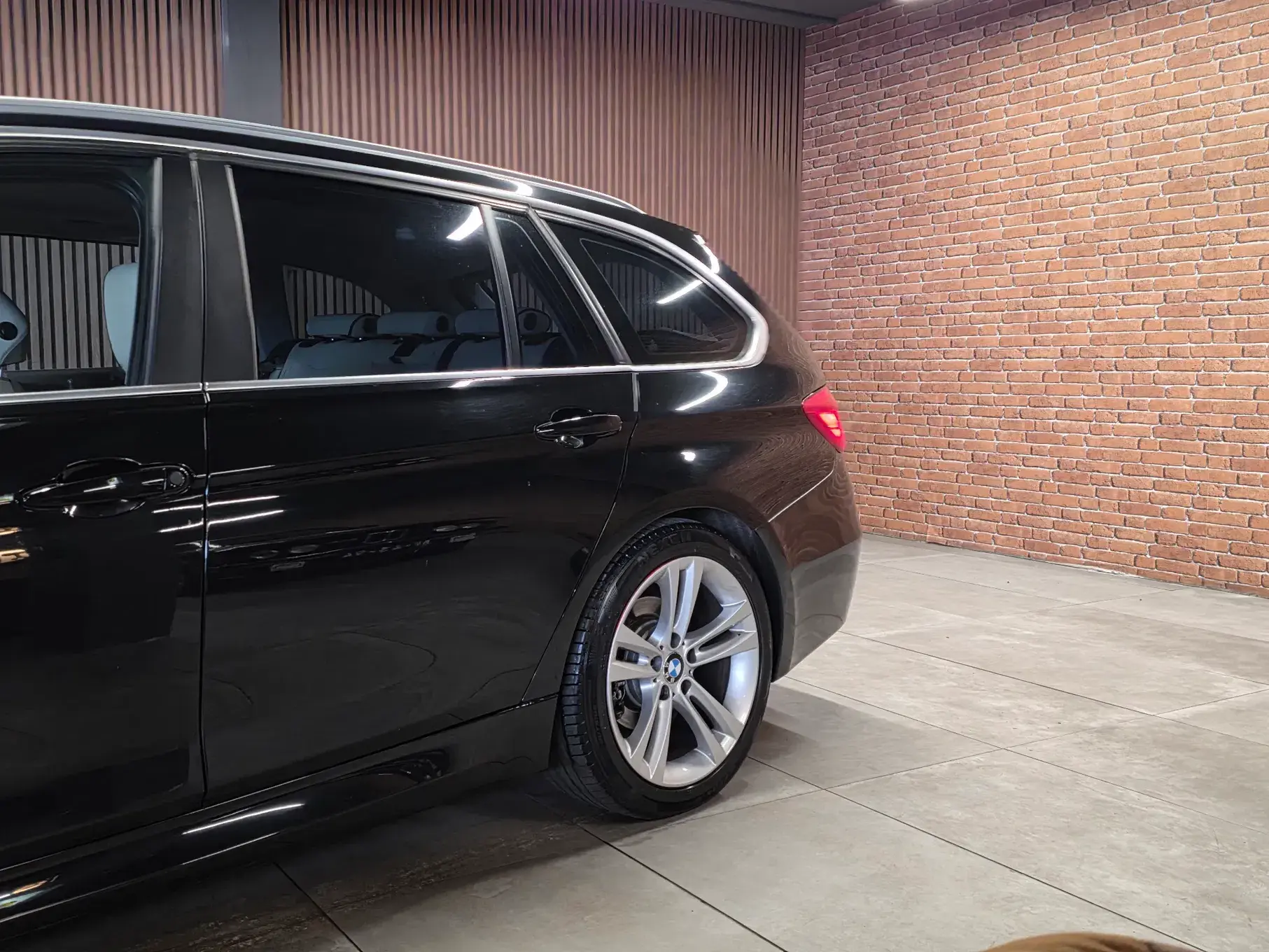 BMW 320 d Aut. Efficient Dynamics Edition Sport Line 28