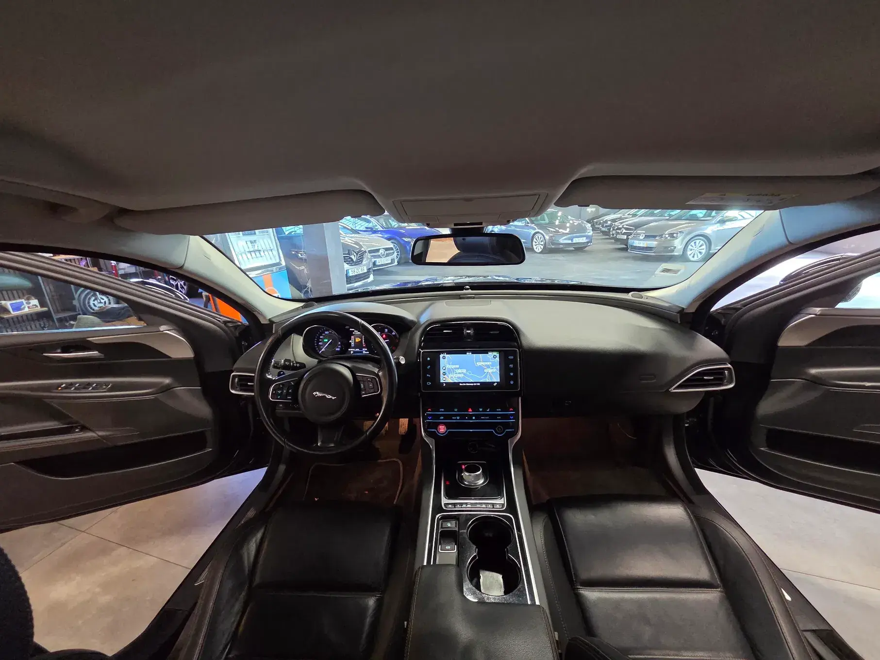Jaguar XE E-Performance Aut. Prestige 32
