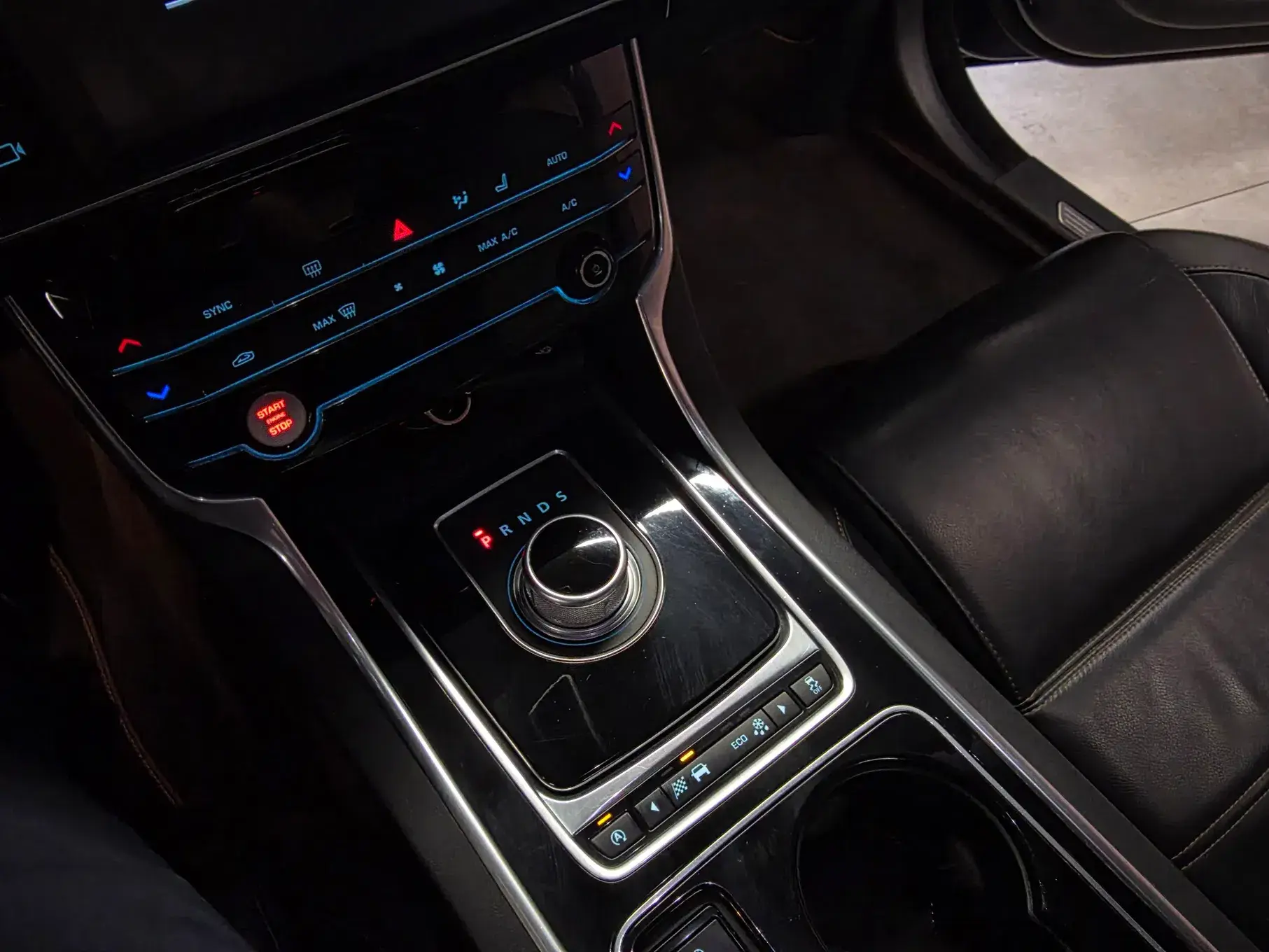 Jaguar XE E-Performance Aut. Prestige 36