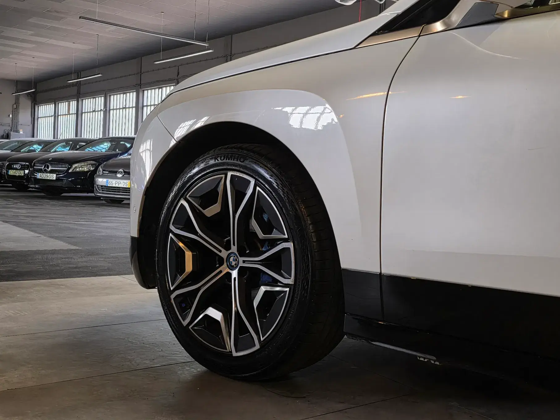 BMW iX xDrive 40 Pack Desportivo 43