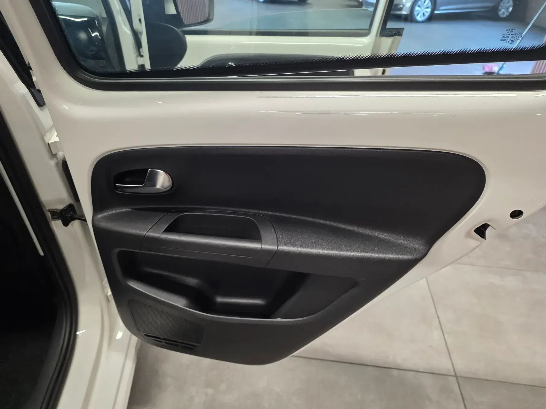 Volkswagen Up! 1.0 BlueMotion Move 9