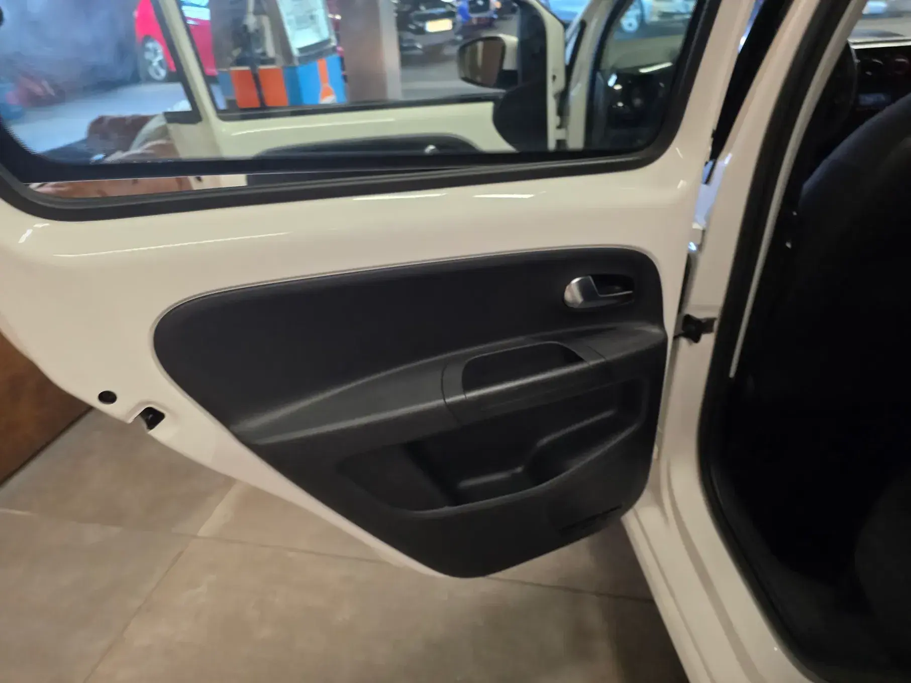 Volkswagen Up! 1.0 BlueMotion Move 13