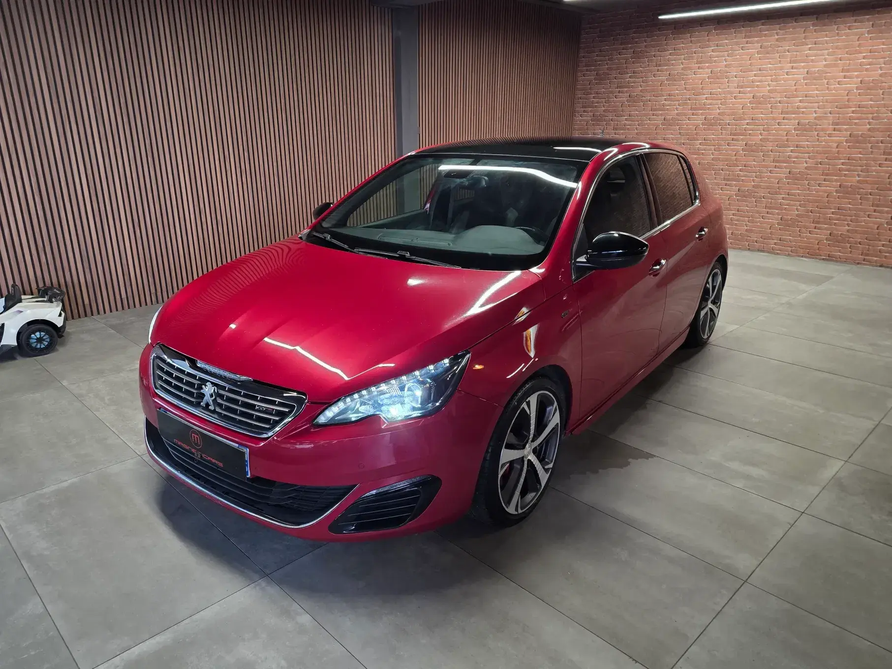 Peugeot 308 BlueHDi FAP 180 EAT8 Stop & Start GT 12