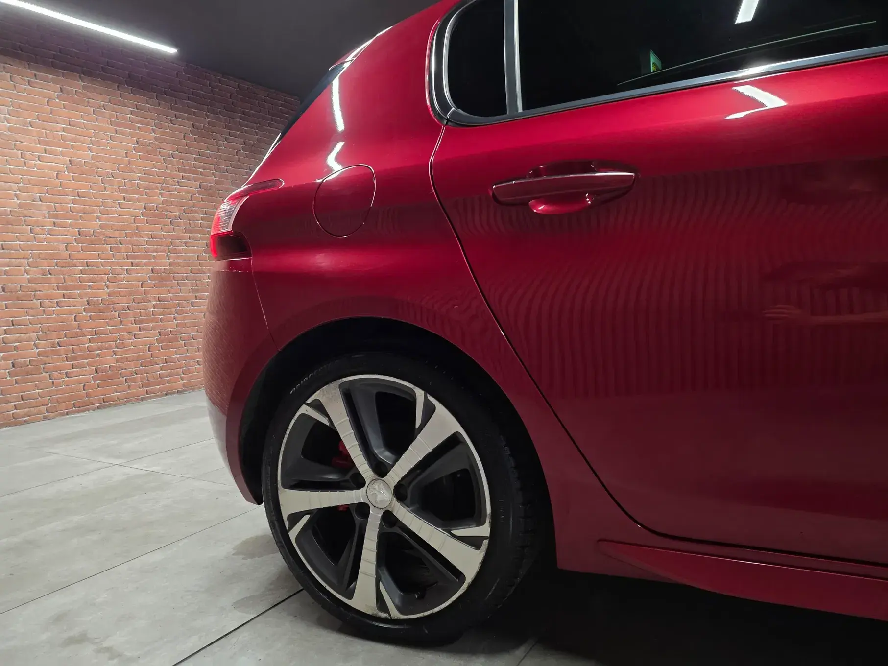Peugeot 308 BlueHDi FAP 180 EAT8 Stop & Start GT 28
