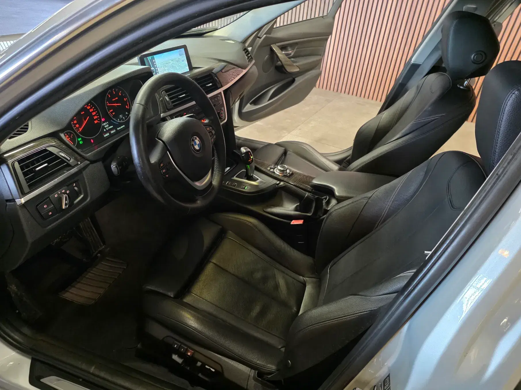 BMW 320 d Aut. Luxury Line 23