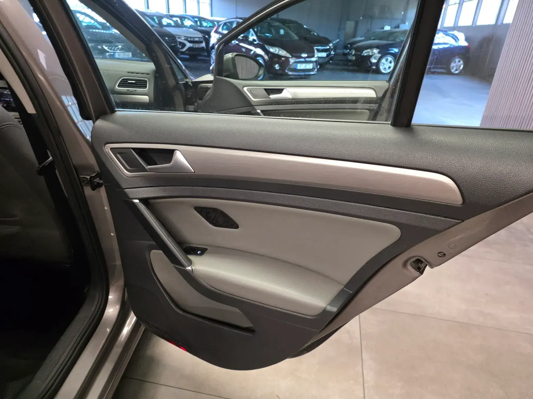 Volkswagen Golf 1.6 TDi BlueMotion Trendline 15