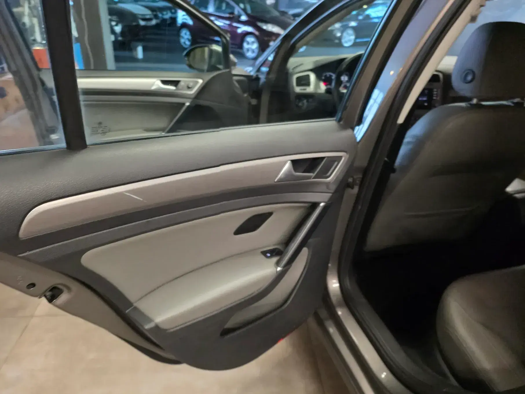 Volkswagen Golf 1.6 TDi BlueMotion Trendline 18