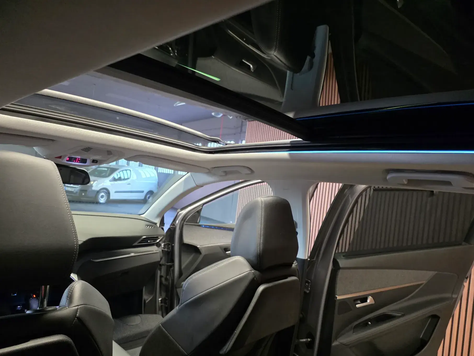 Peugeot 5008 BlueHDI 130 EAT8 Allure Pack 18