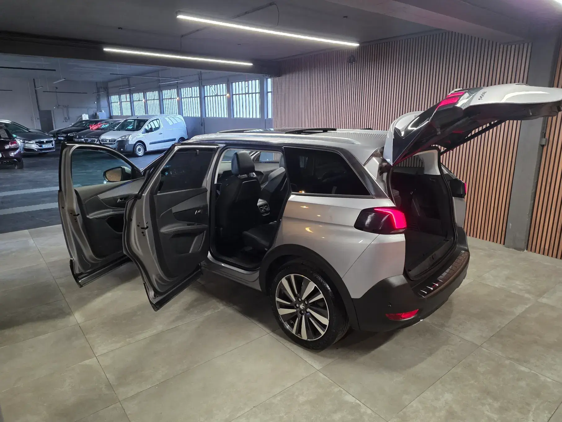 Peugeot 5008 BlueHDI 130 EAT8 Allure Pack 19