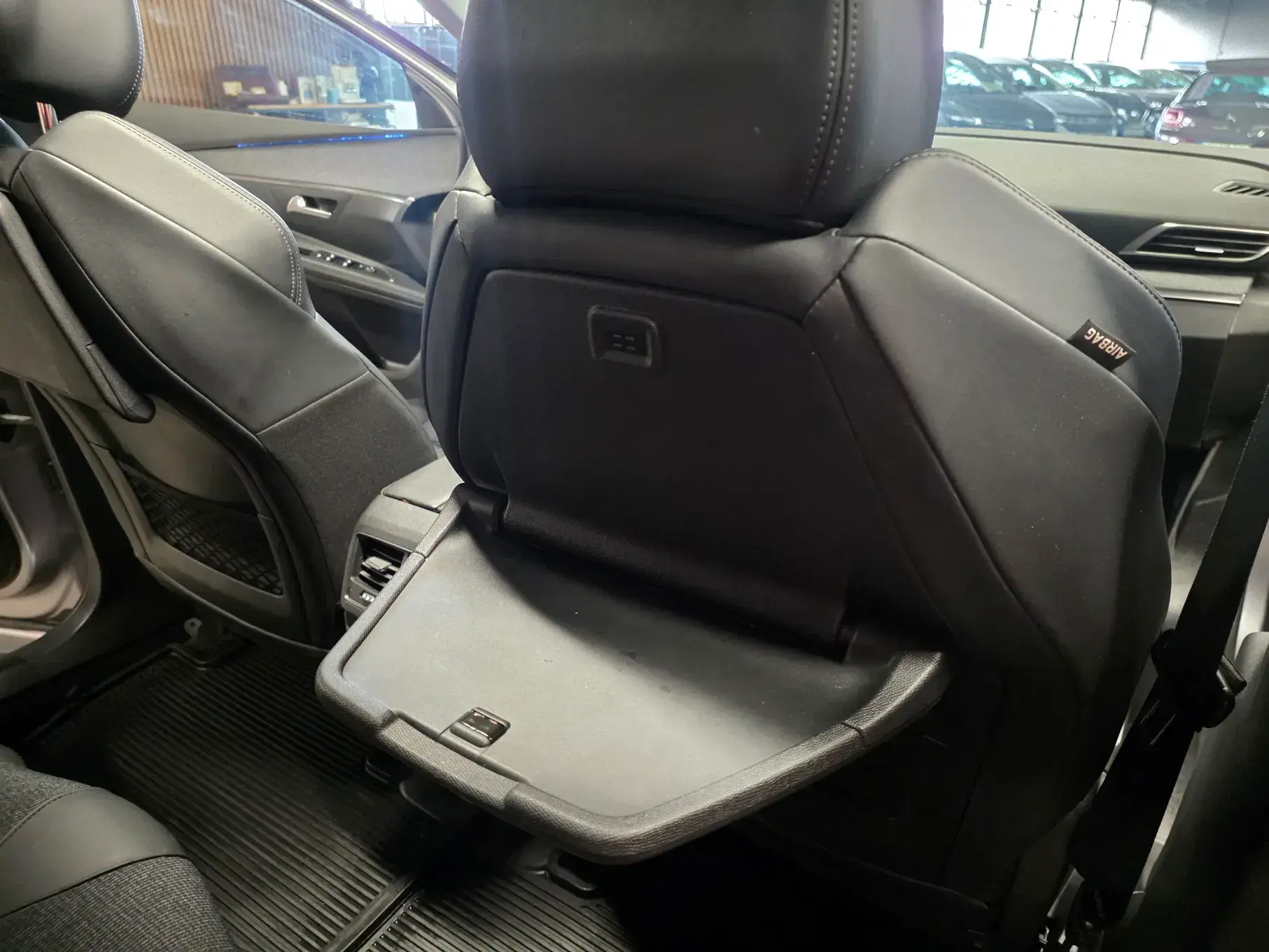 Peugeot 5008 BlueHDI 130 EAT8 Allure Pack 21