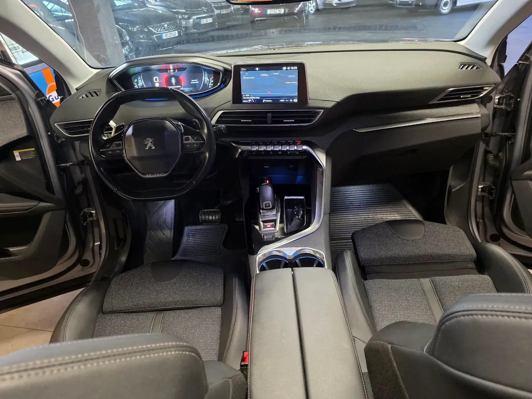 Peugeot 5008 BlueHDI 130 EAT8 Allure Pack 42