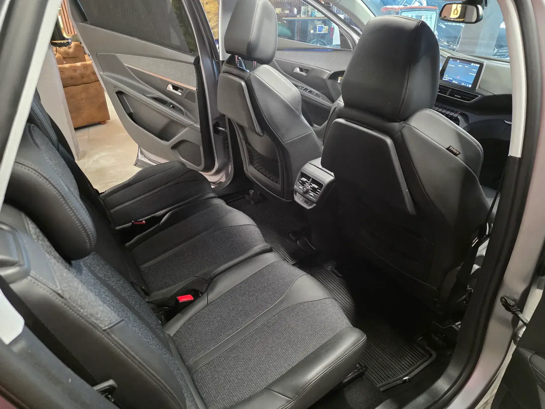 Peugeot 5008 BlueHDI 130 EAT8 Allure Pack 41