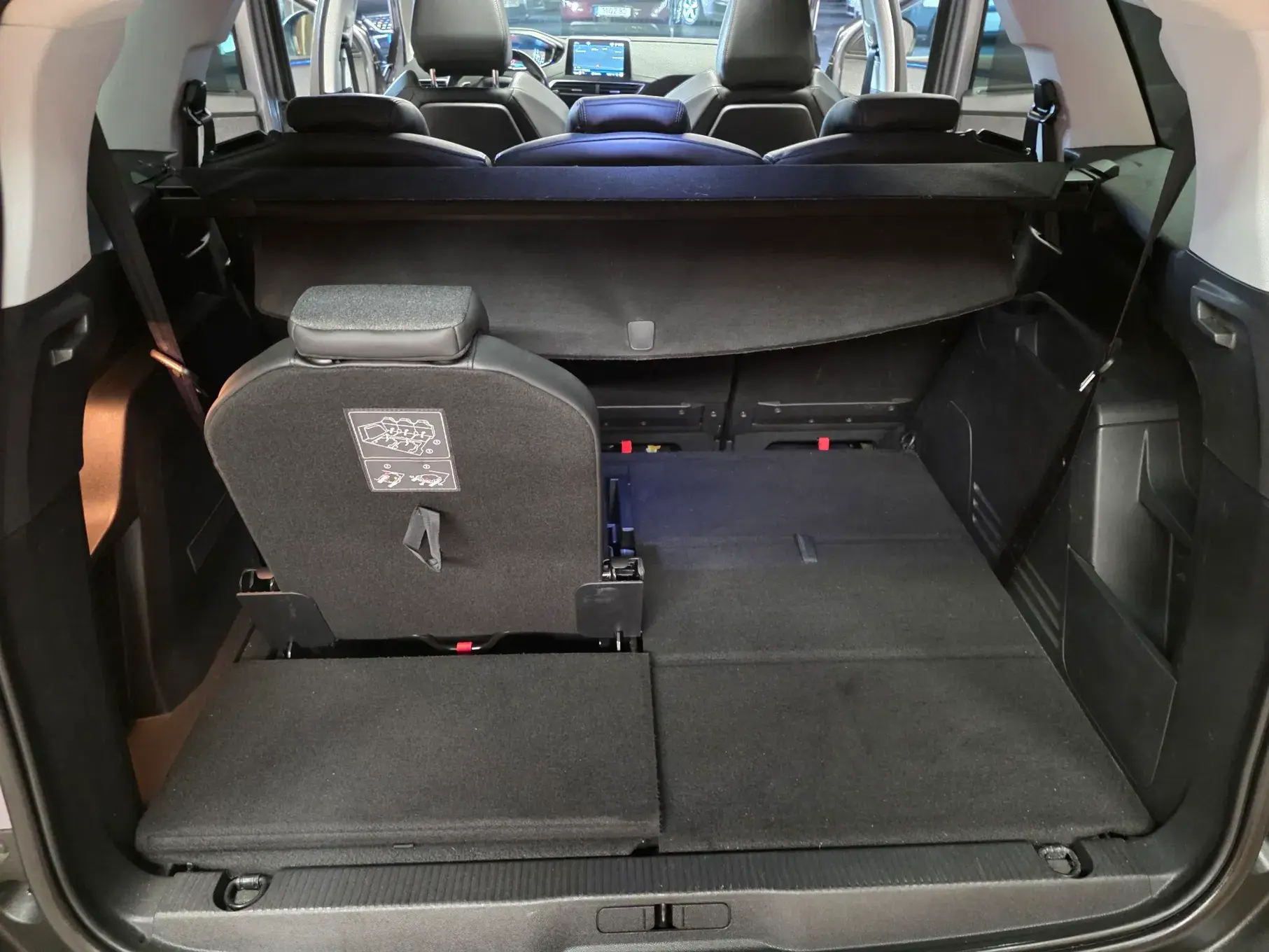Peugeot 5008 BlueHDI 130 EAT8 Allure Pack 44