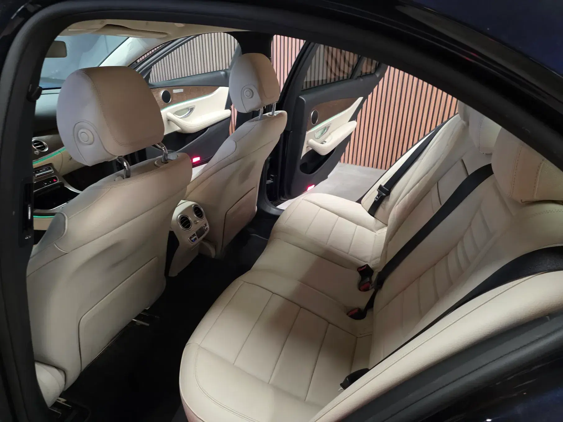 Mercedes-Benz E 220 d Exclusive Line 8