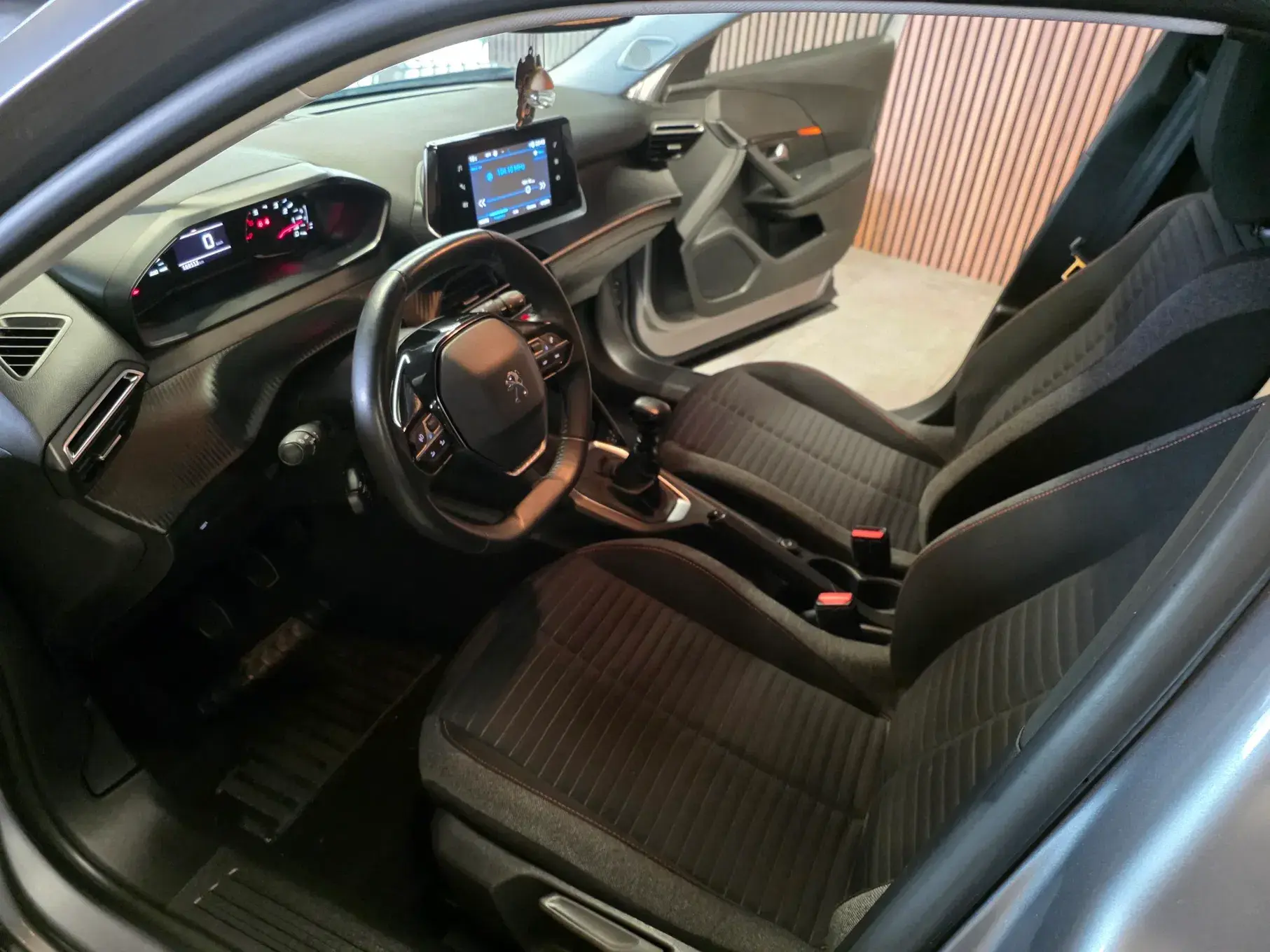 Peugeot 2008 1.5 BlueHDi Active Pack 6