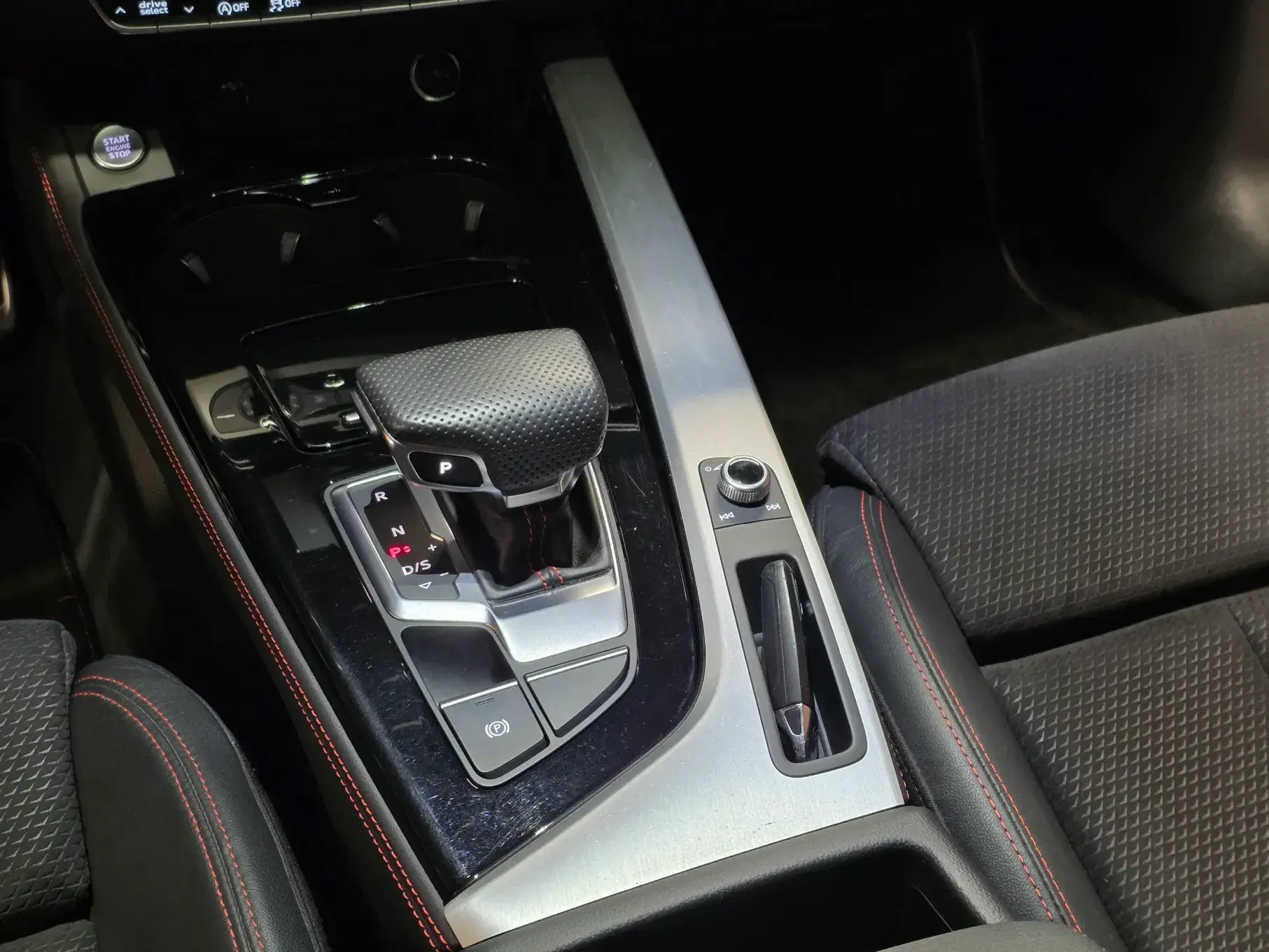 Audi A4 Avant 35 TDI S line S tronic 11
