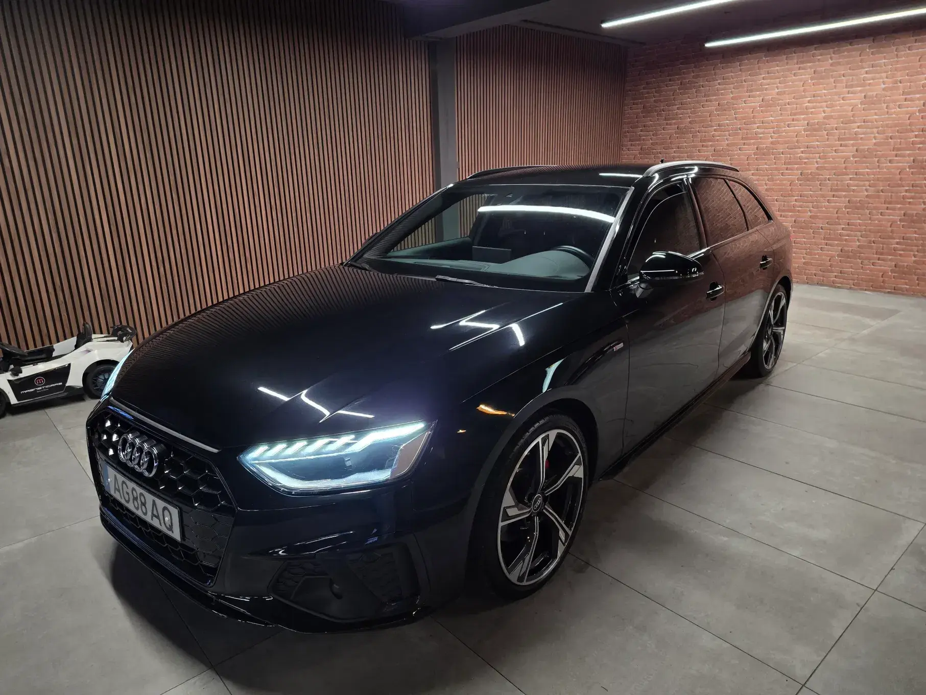 Audi A4 Avant 35 TDI S line S tronic 34