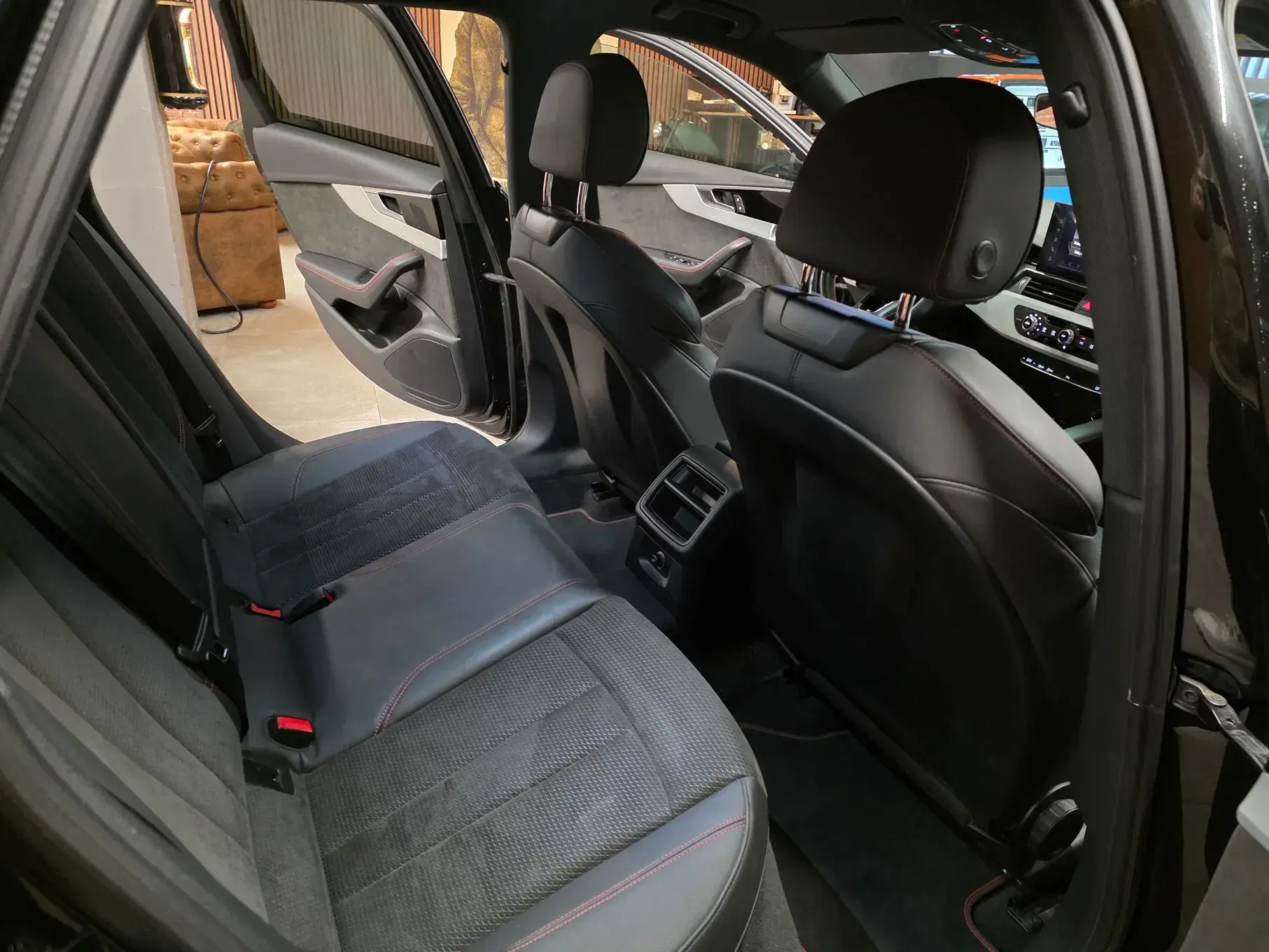 Audi A4 Avant 35 TDI S line S tronic 55