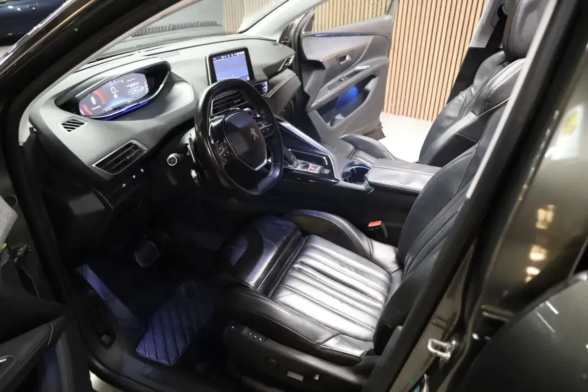 Peugeot 5008 BlueHDI 130 EAT8 Allure Pack 5