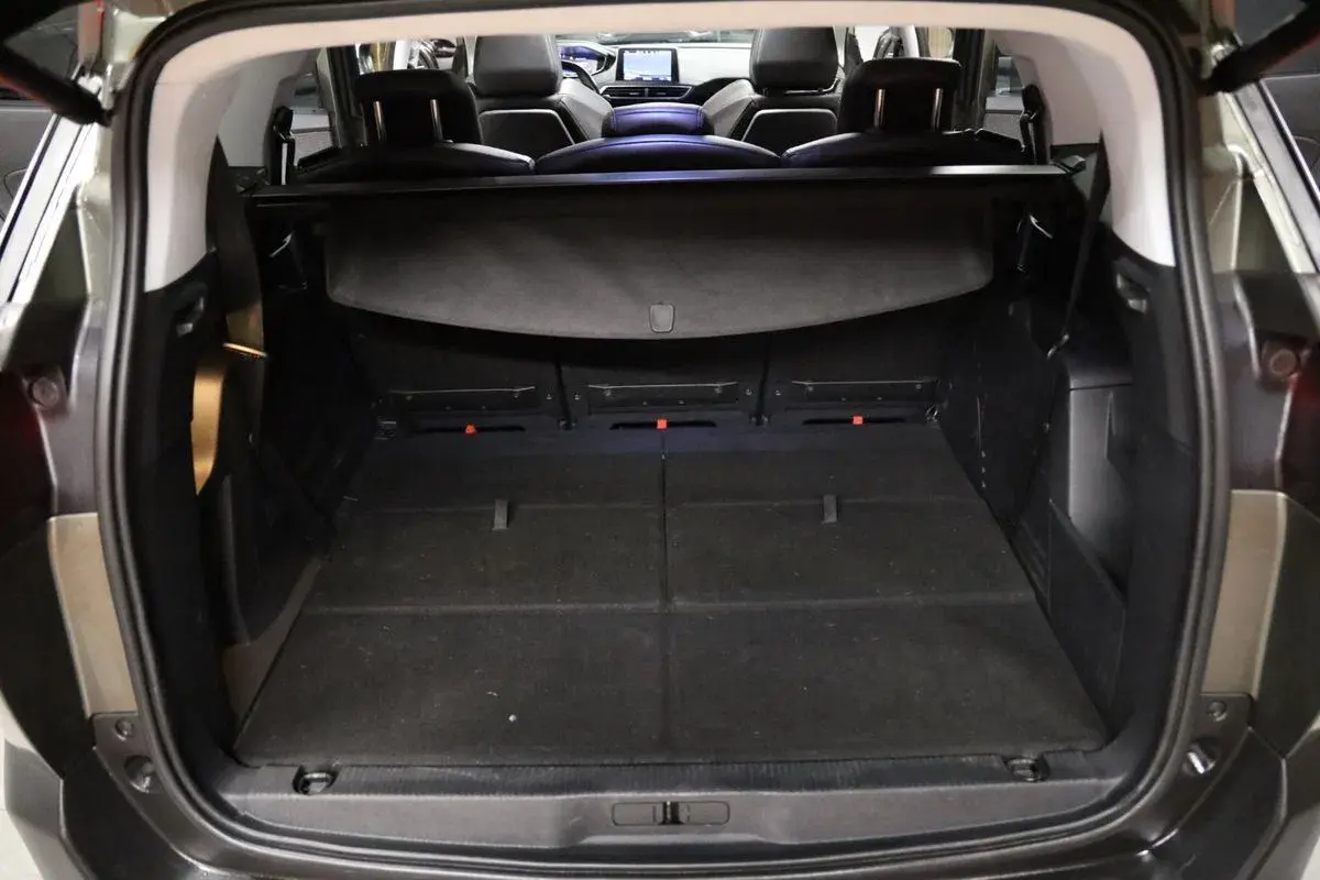 Peugeot 5008 BlueHDI 130 EAT8 Allure Pack 19