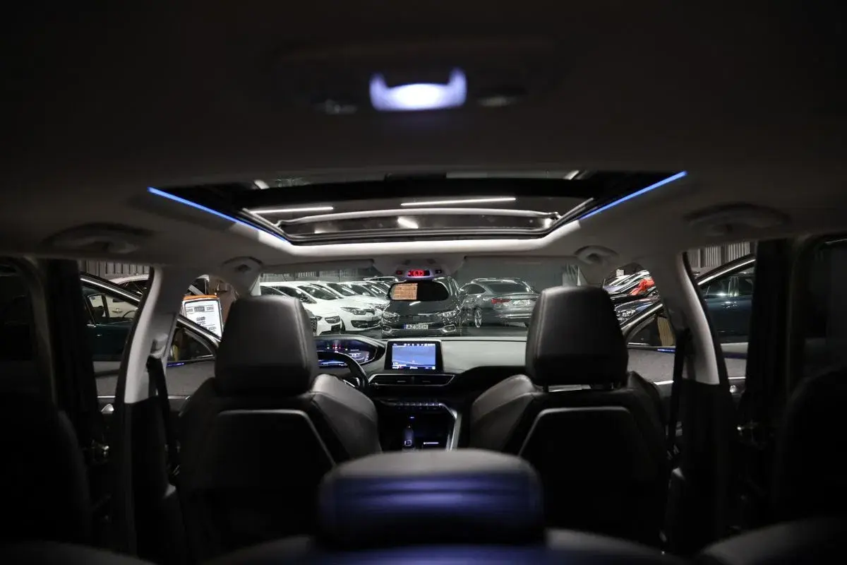 Peugeot 5008 BlueHDI 130 EAT8 Allure Pack 24