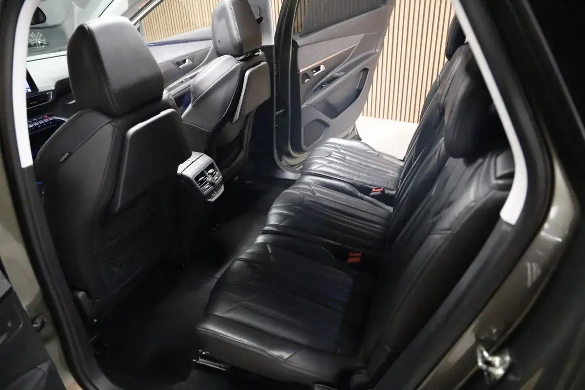 Peugeot 5008 BlueHDI 130 EAT8 Allure Pack 27