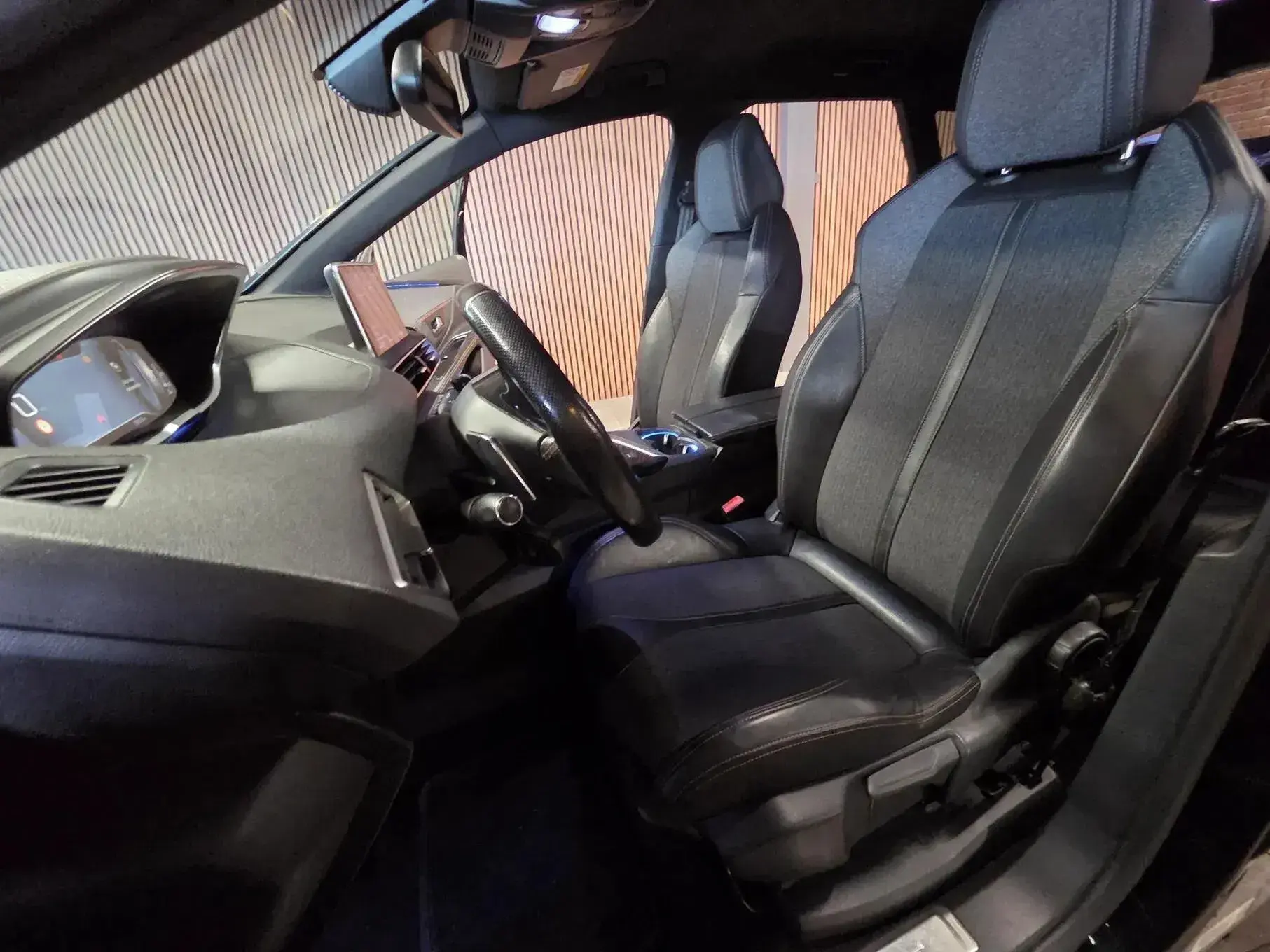 Peugeot 3008 BlueHDi 130 Stop & Start EAT8 GT Pack 13